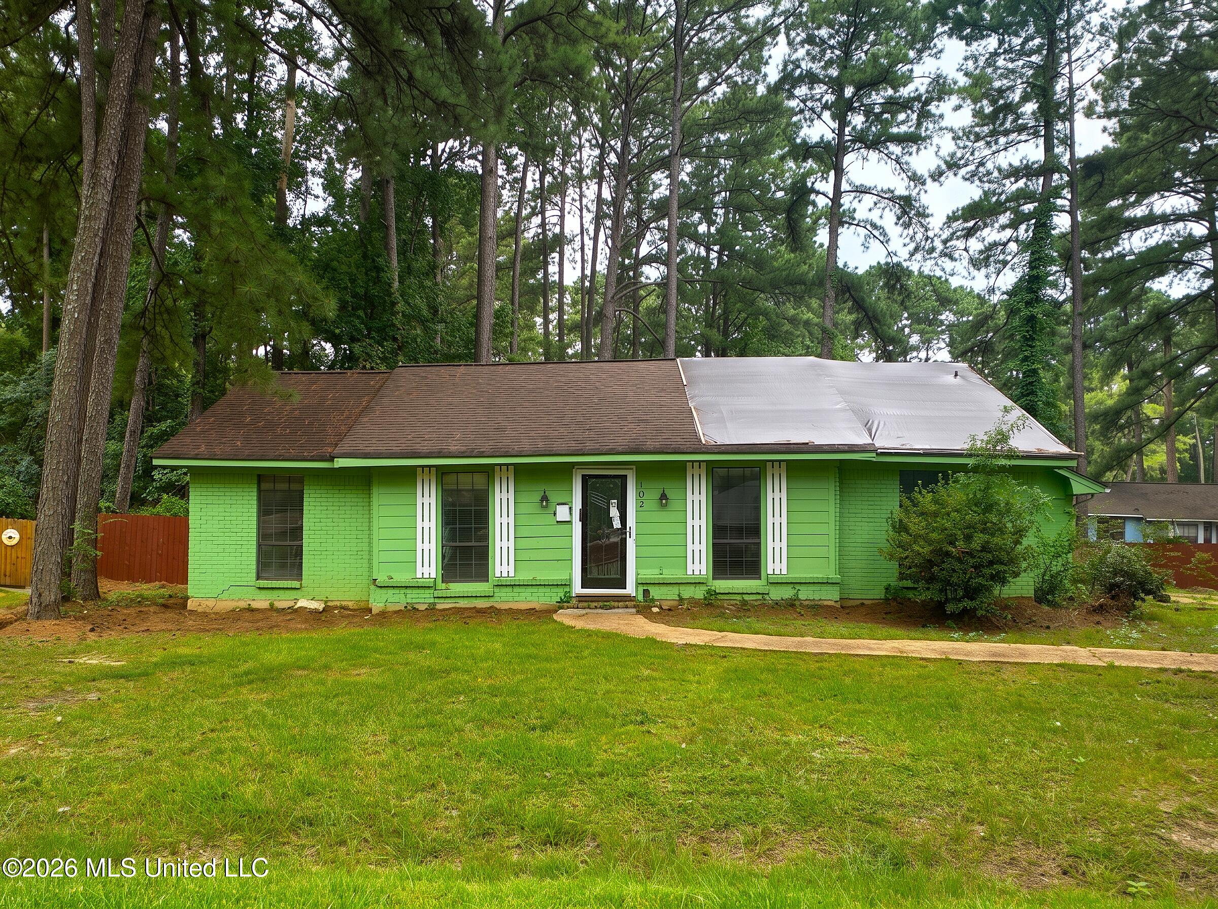 102 Dogwood Circle Property Photo 1