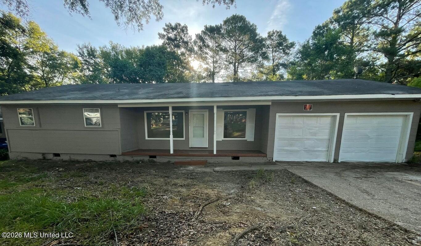 1922 Shamrock Drive Property Photo 1
