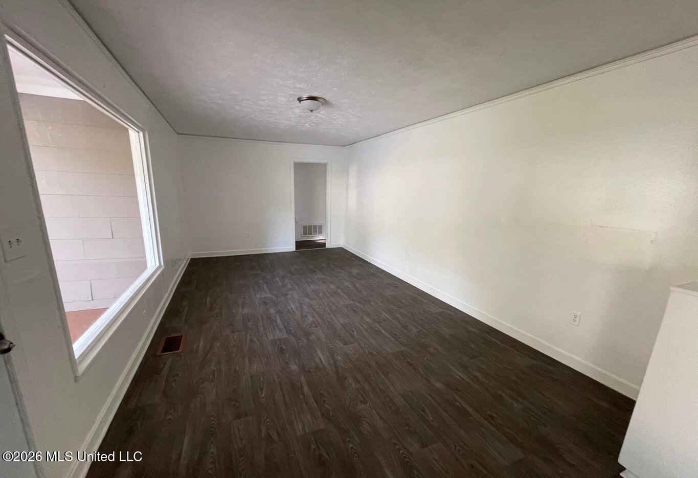 1922 Shamrock Drive Property Photo 2