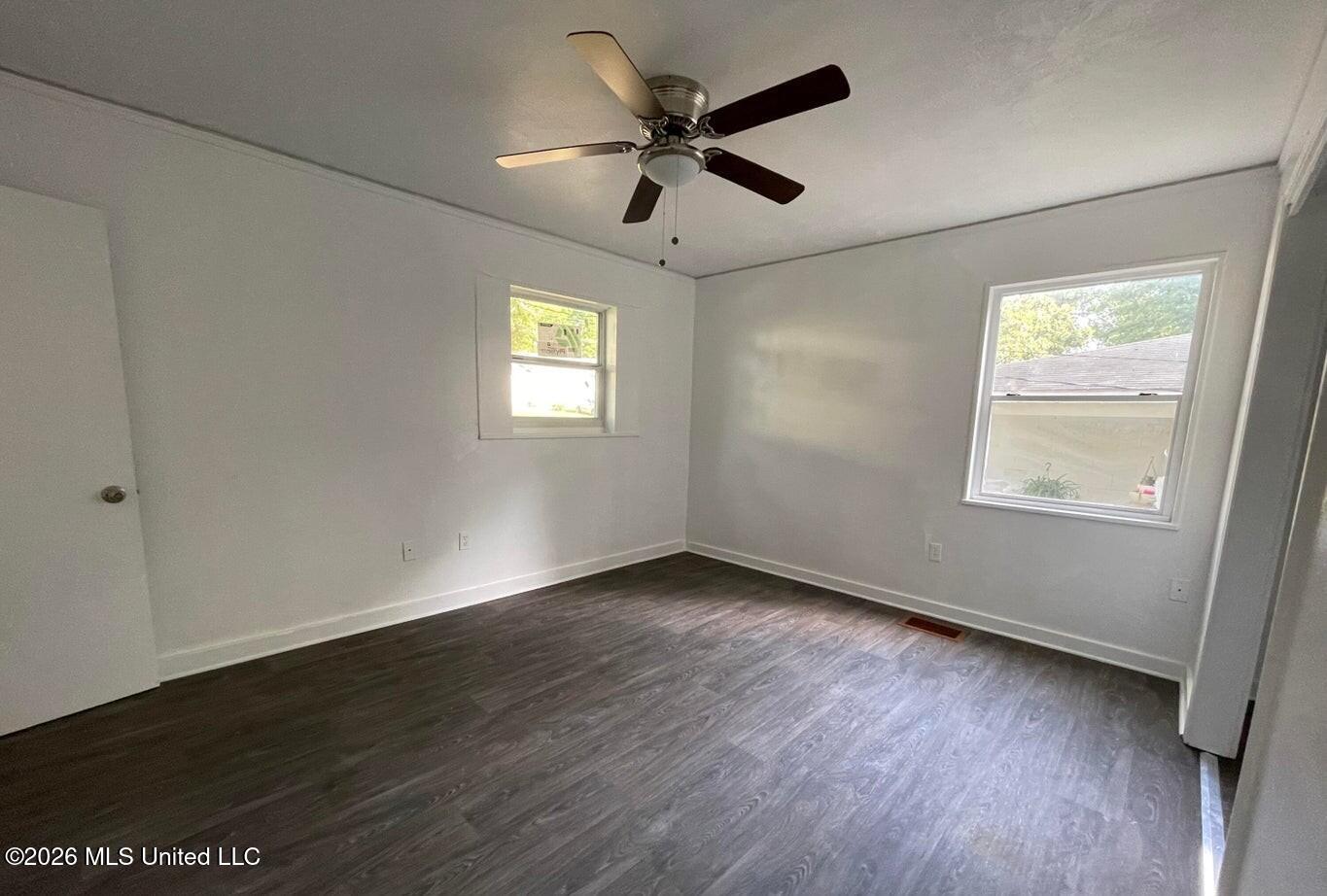 1922 Shamrock Drive Property Photo 3