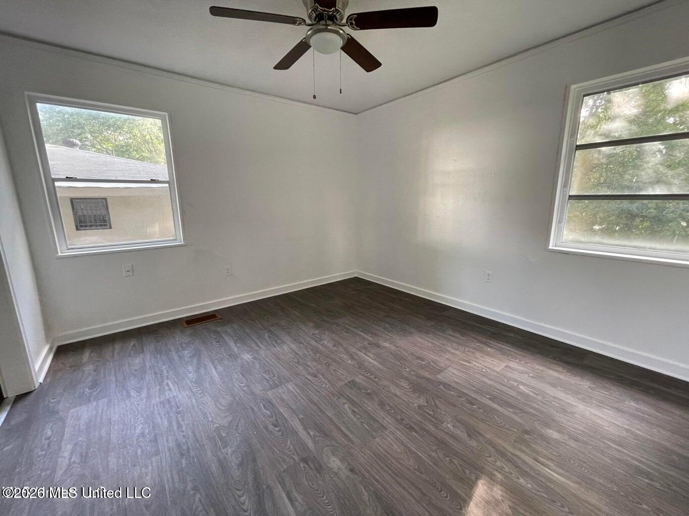 1922 Shamrock Drive Property Photo 6
