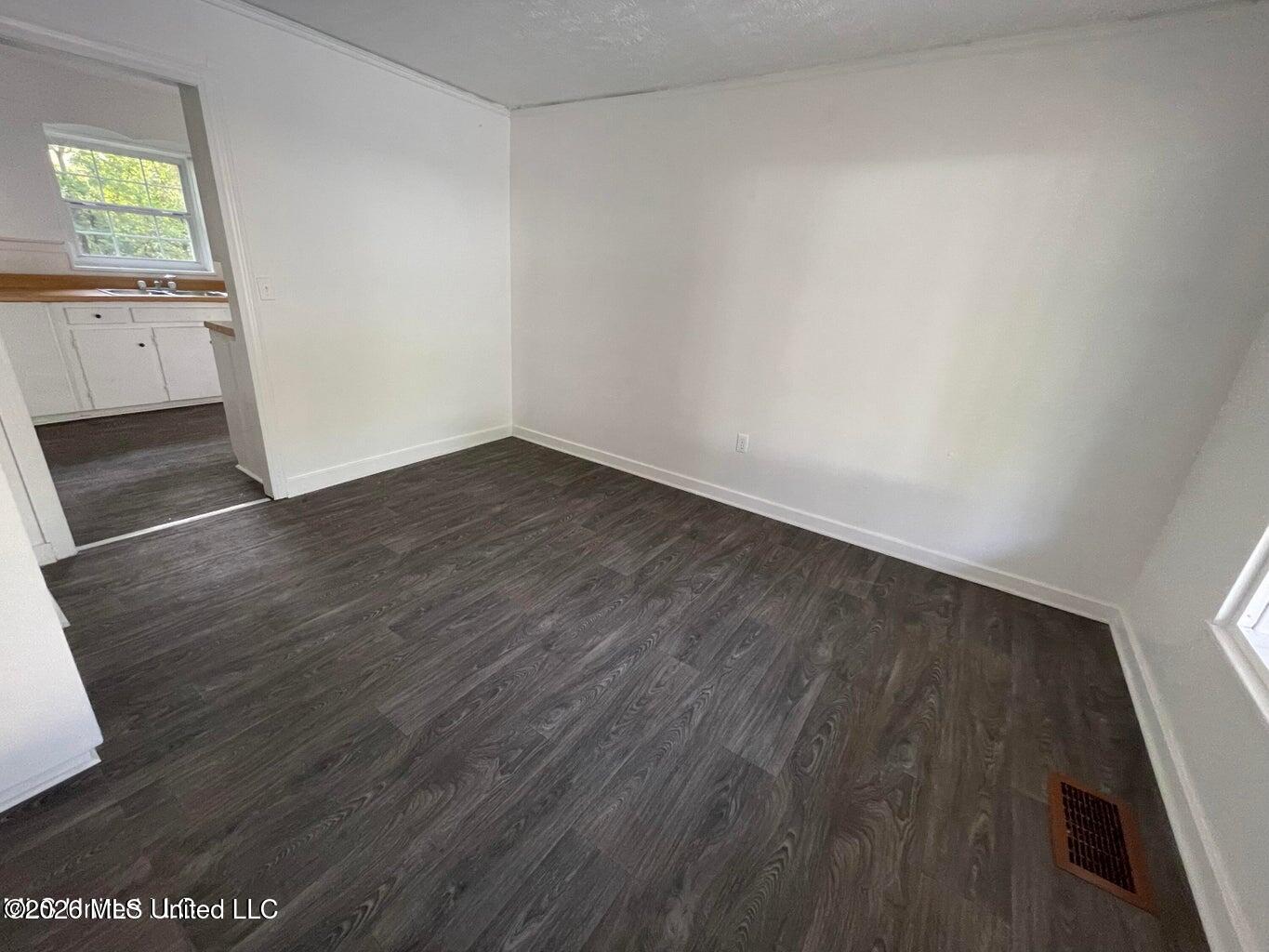 1922 Shamrock Drive Property Photo 10