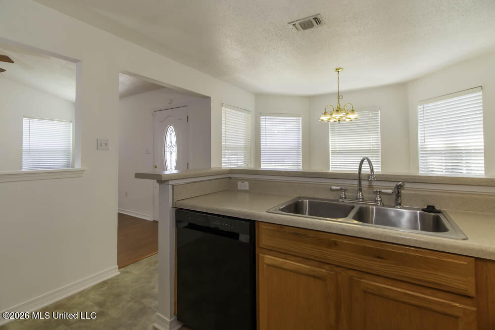 11107 Dede Drive Property Photo 9