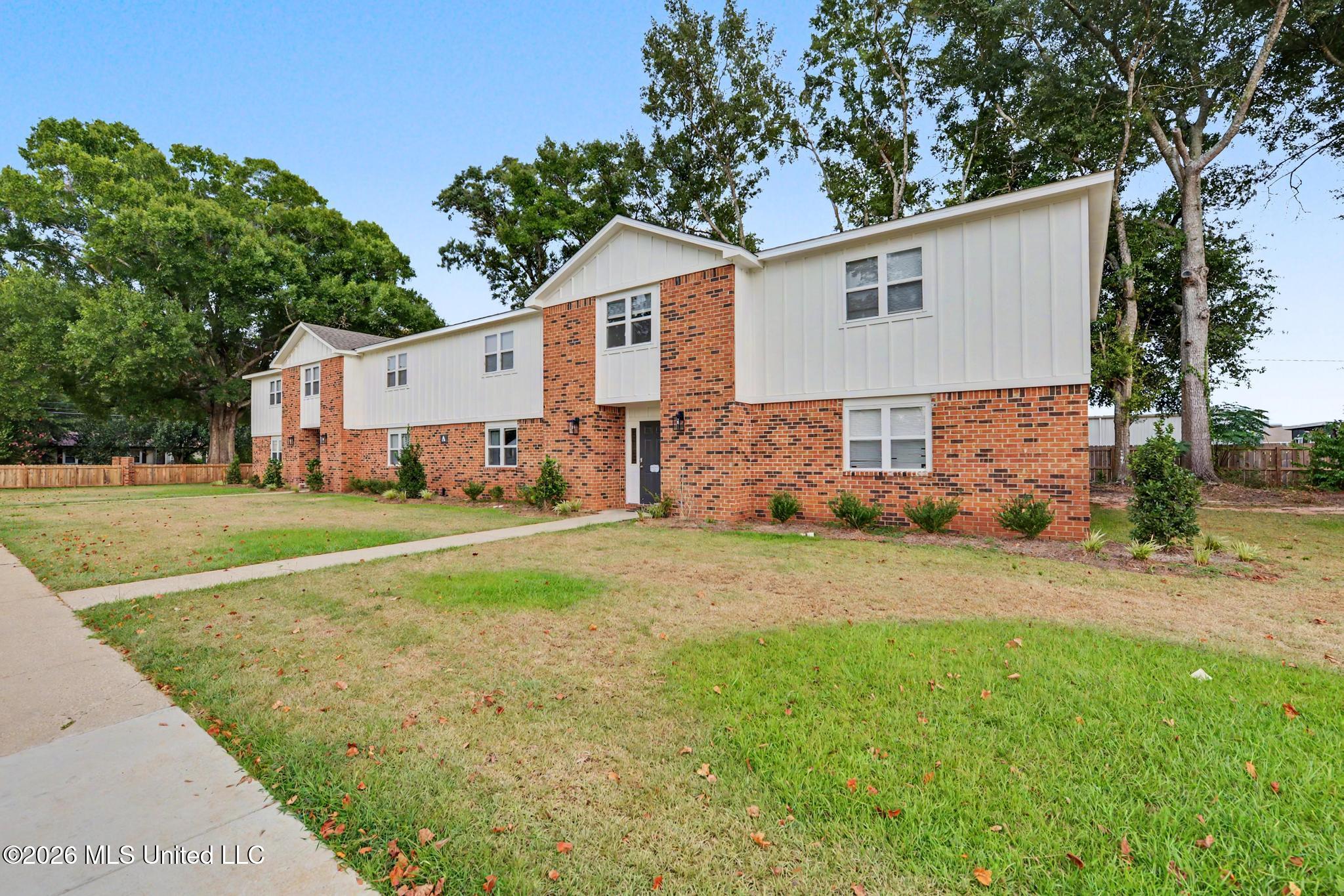 15269 Highway 613 Property Photo 2