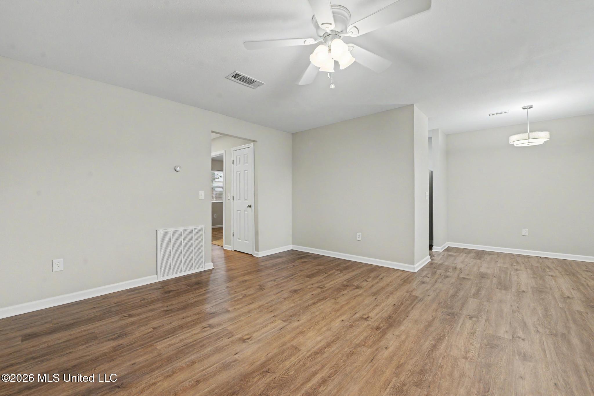 15269 Highway 613 Property Photo 4