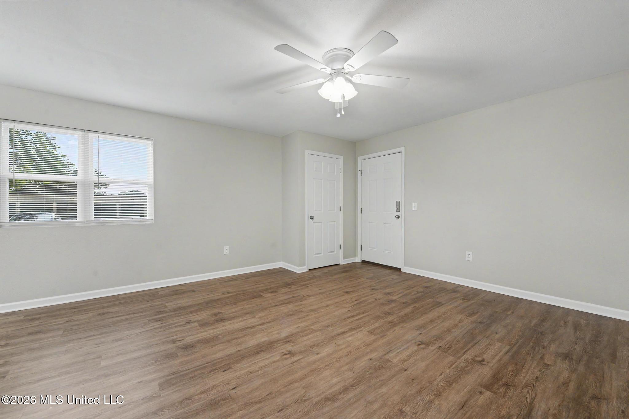 15269 Highway 613 Property Photo 6