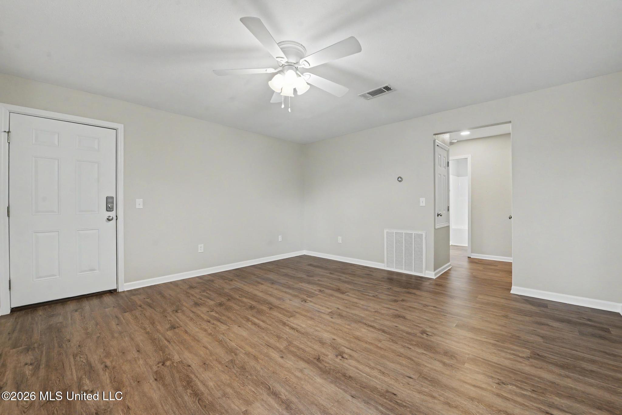 15269 Highway 613 Property Photo 7