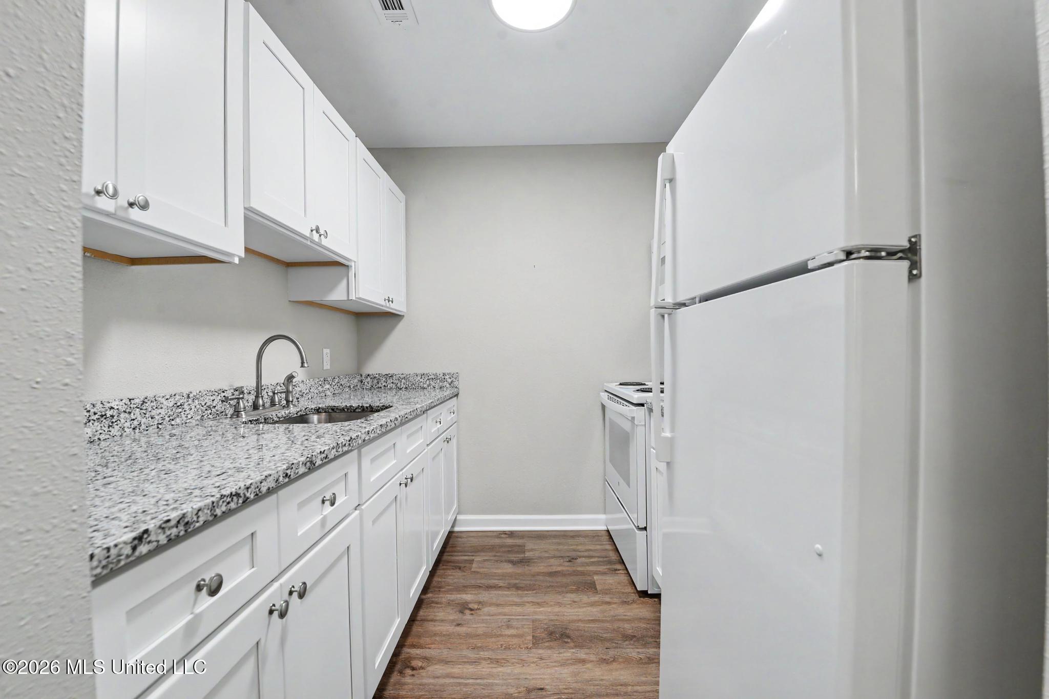 15269 Highway 613 Property Photo 9