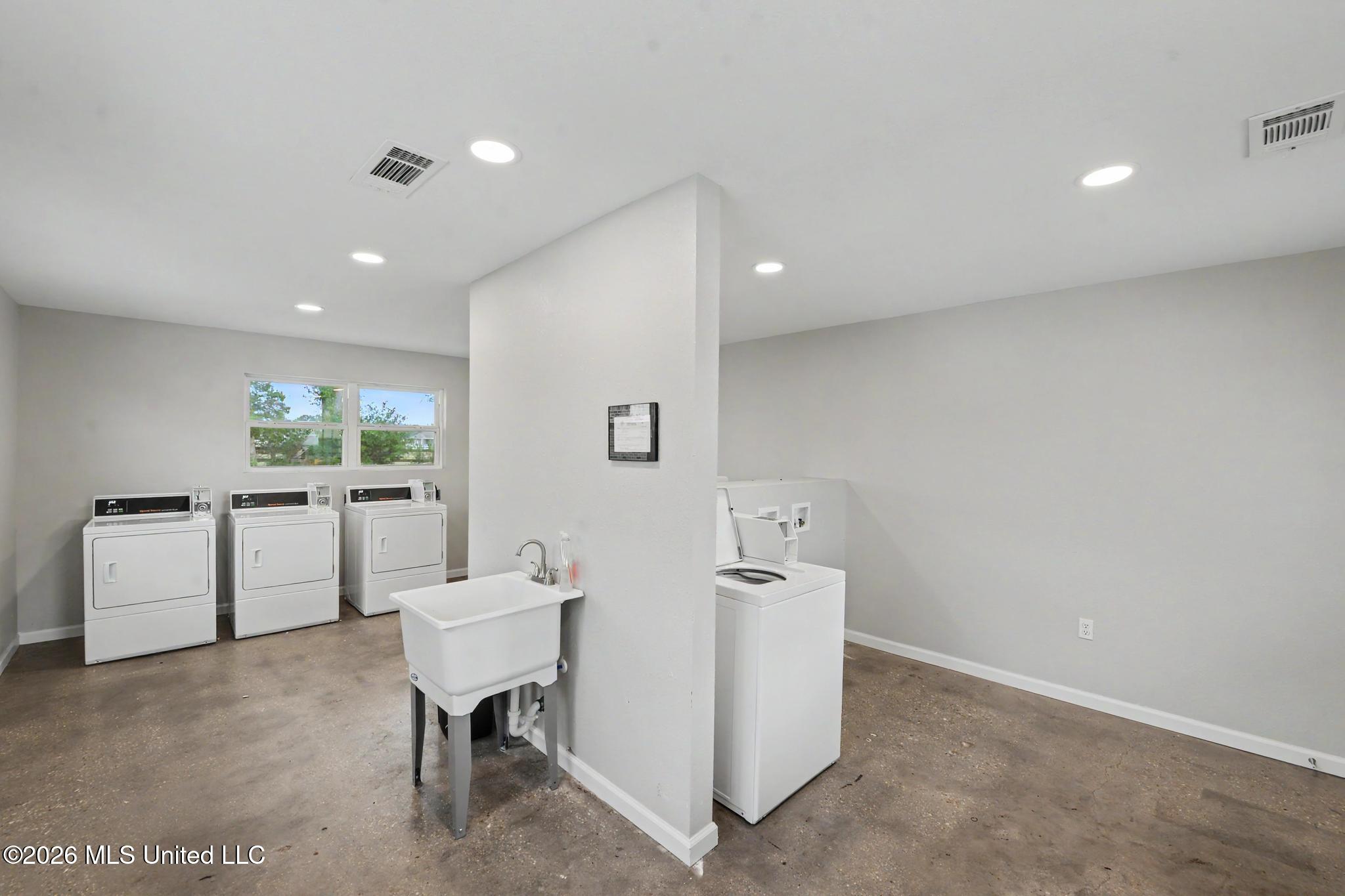15269 Highway 613 Property Photo 17