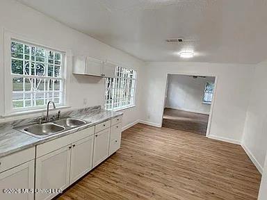 1924 Willow Way Property Photo 3
