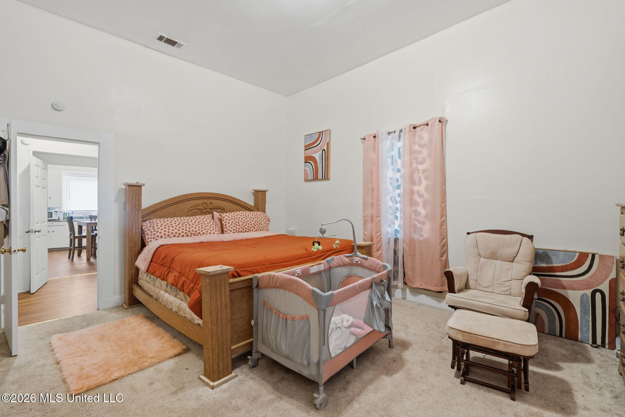 631 Avenue B Property Photo 10