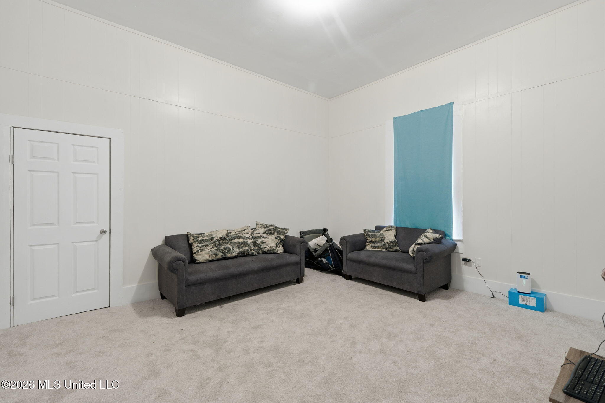 631 Avenue B Property Photo 14