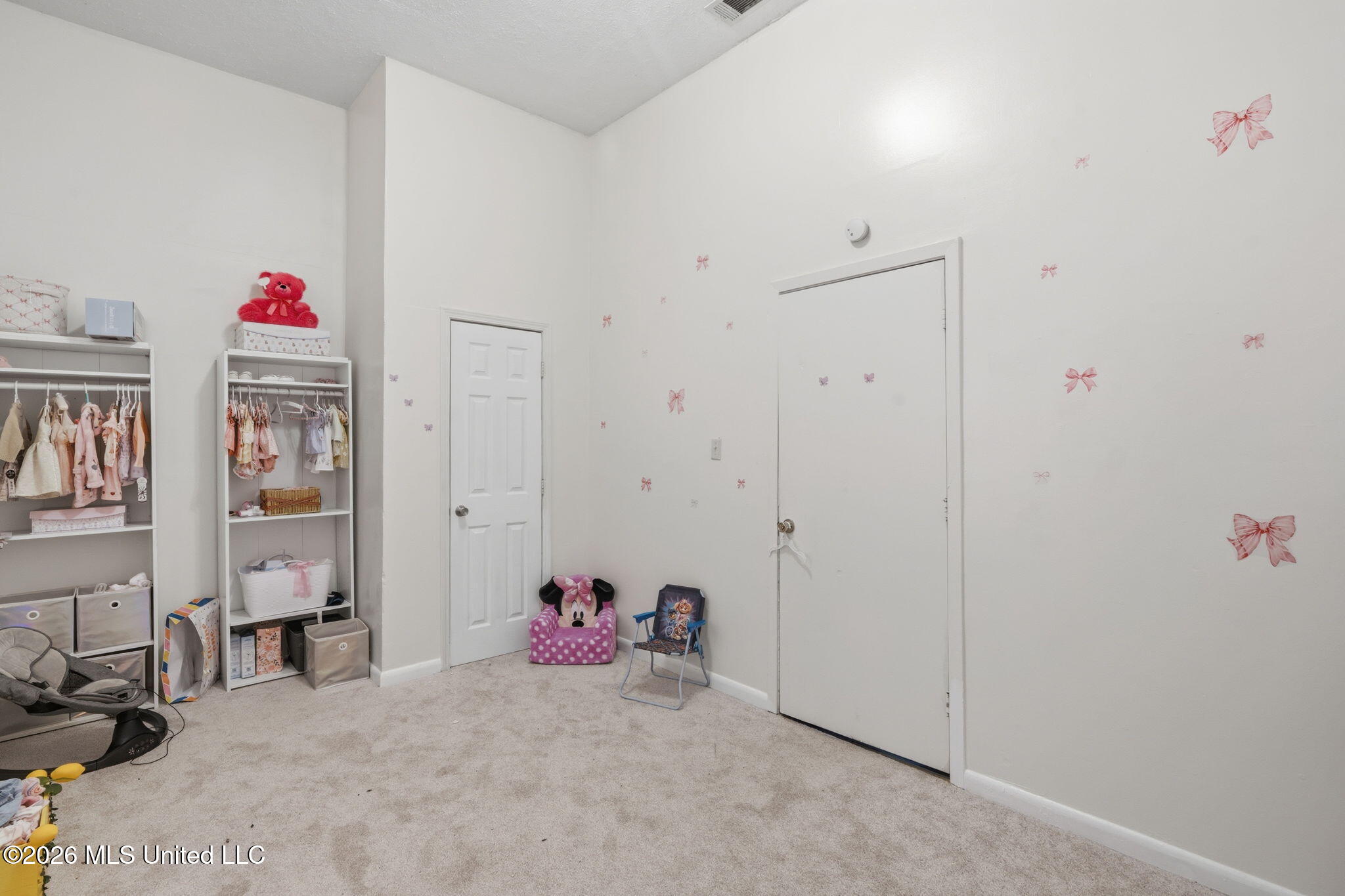 631 Avenue B Property Photo 18