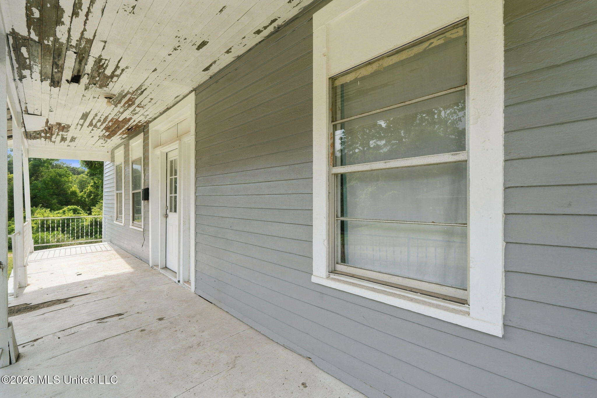 631 Avenue B Property Photo 19