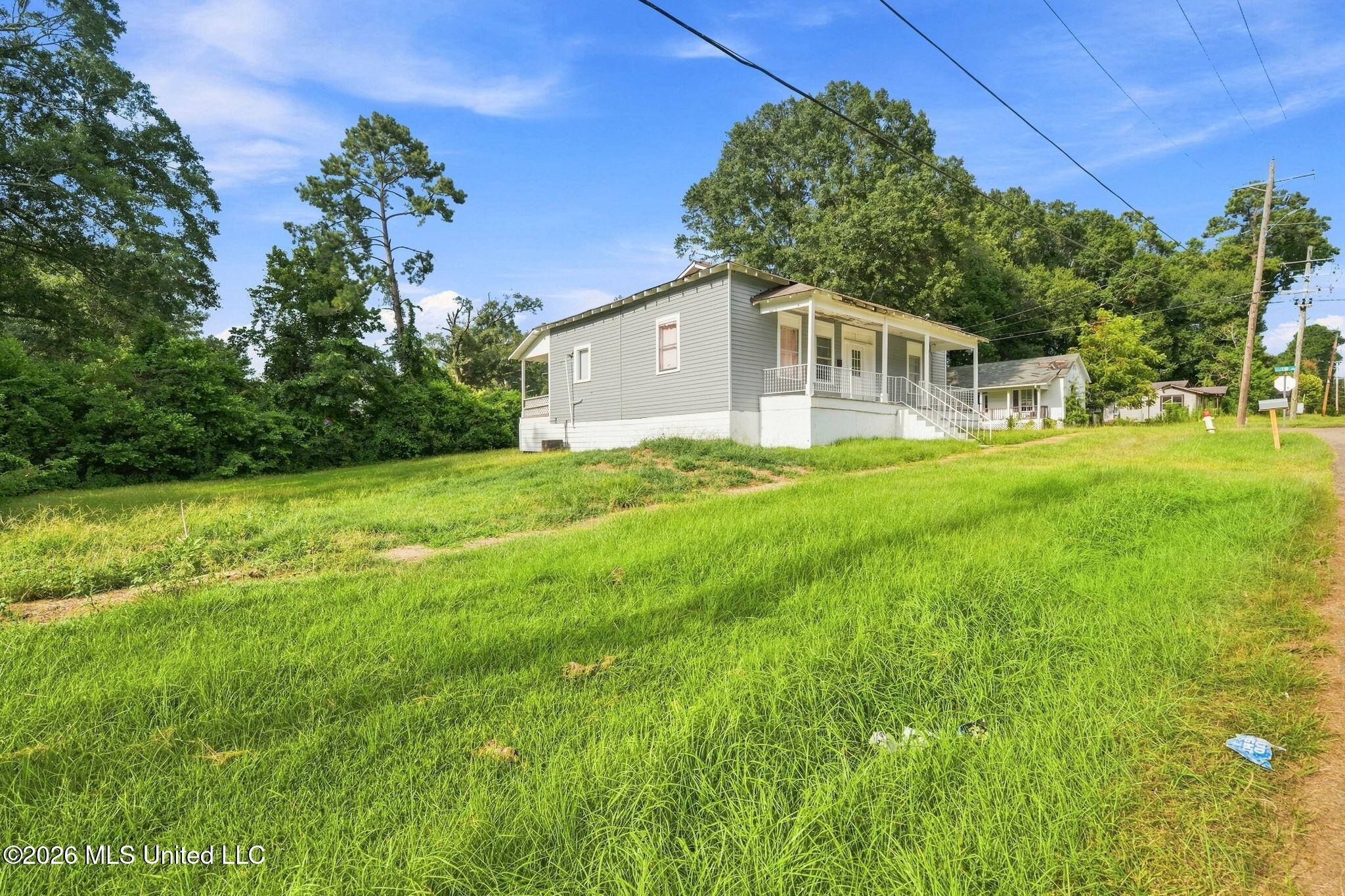 631 Avenue B Property Photo 21