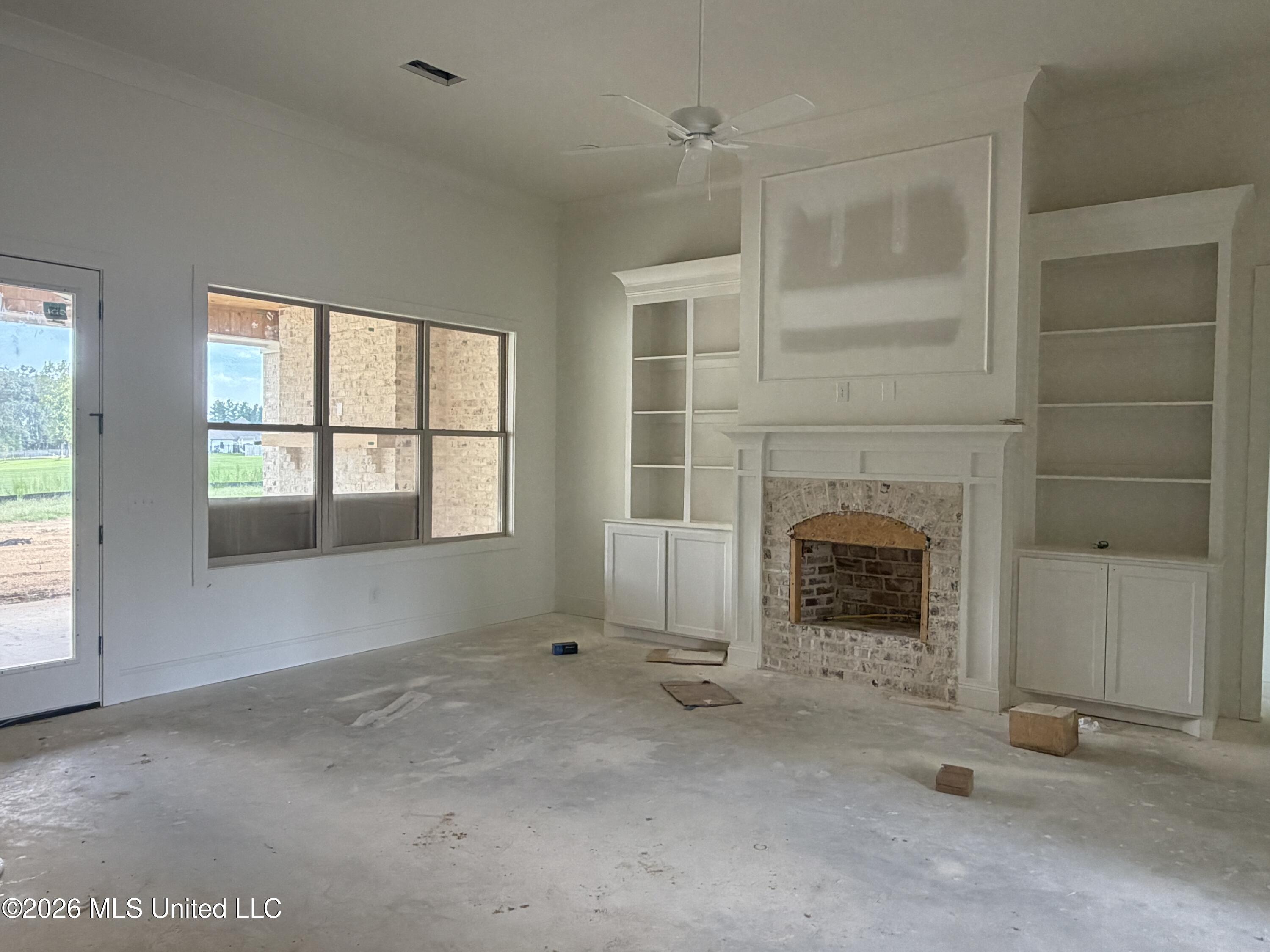 505 First Oak Property Photo 4