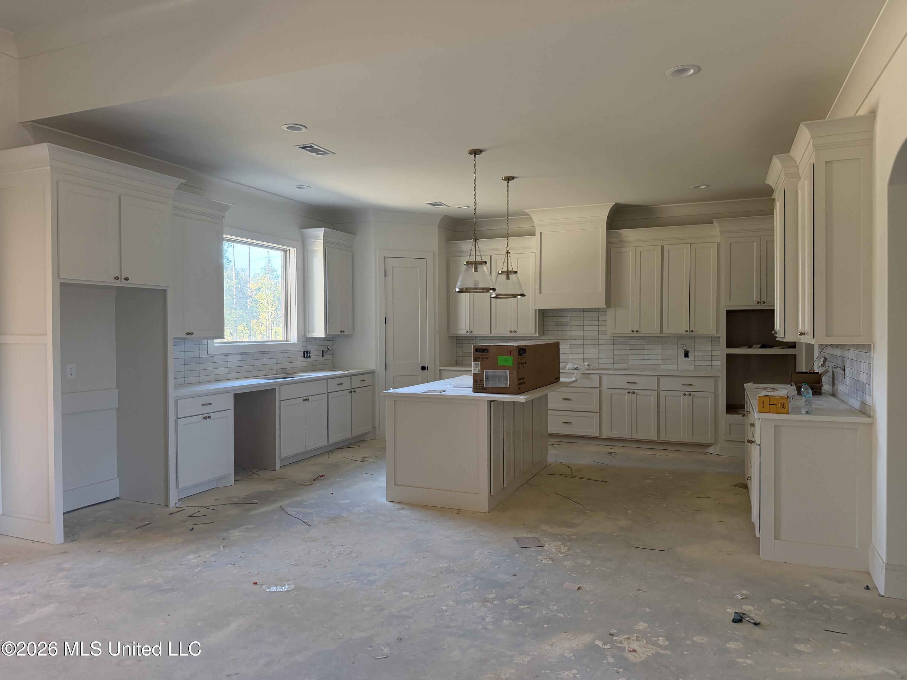 506 First Oak Property Photo 4