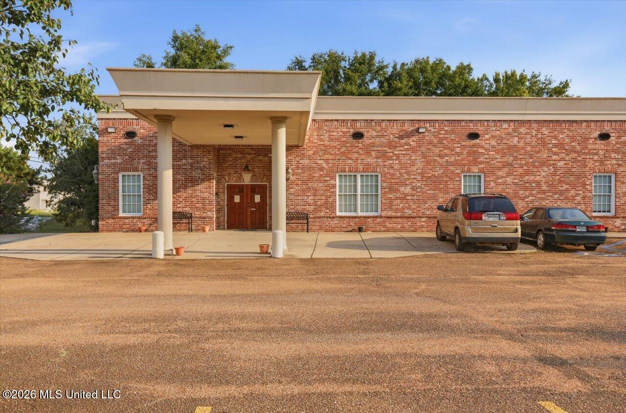 4435 Mangum Drive Property Photo 4