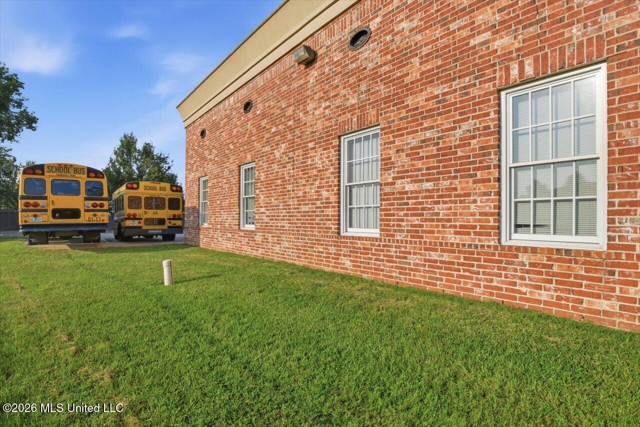 4435 Mangum Drive Property Photo 13