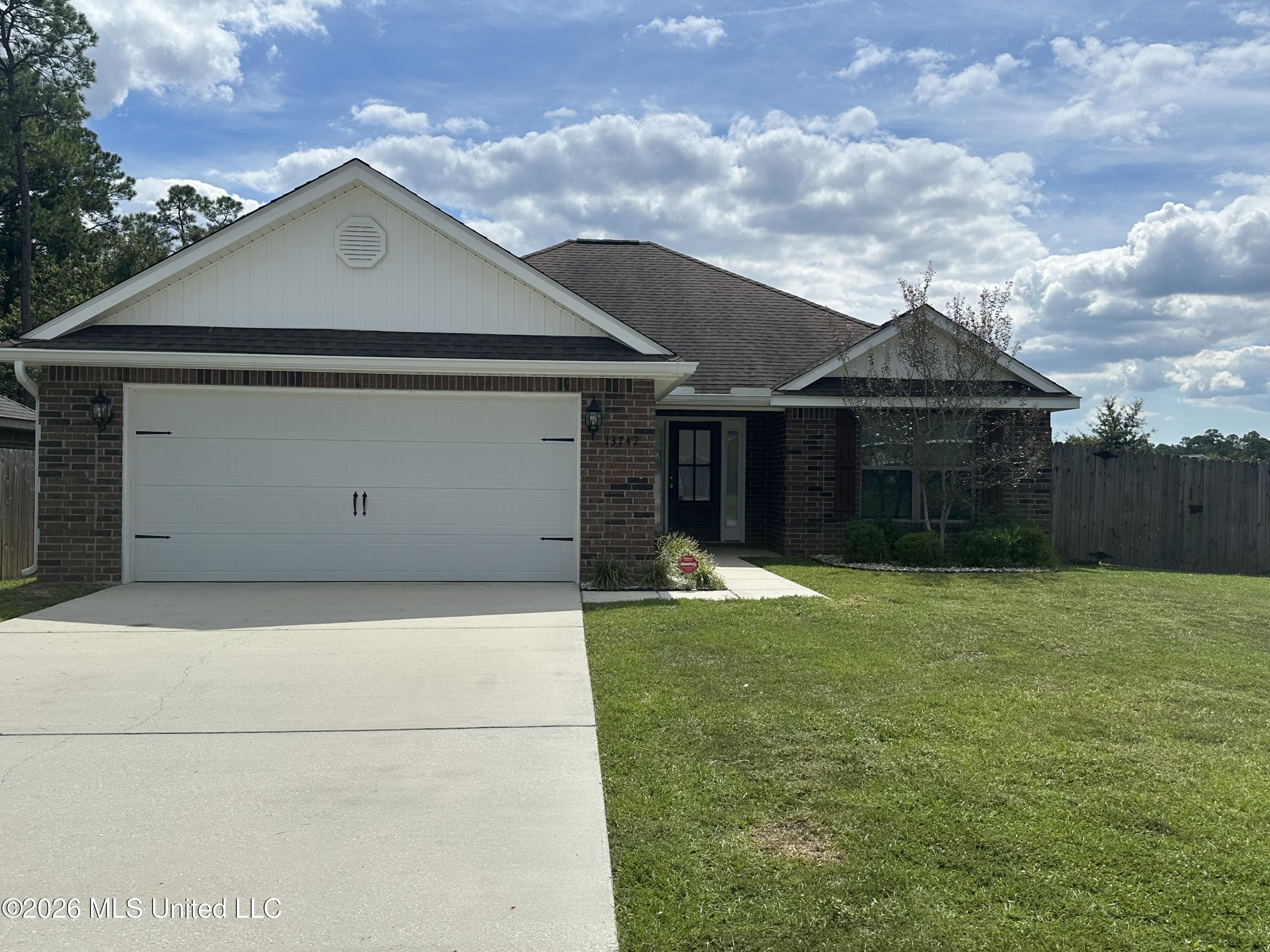 13742 Lawton Lane Property Photo 1