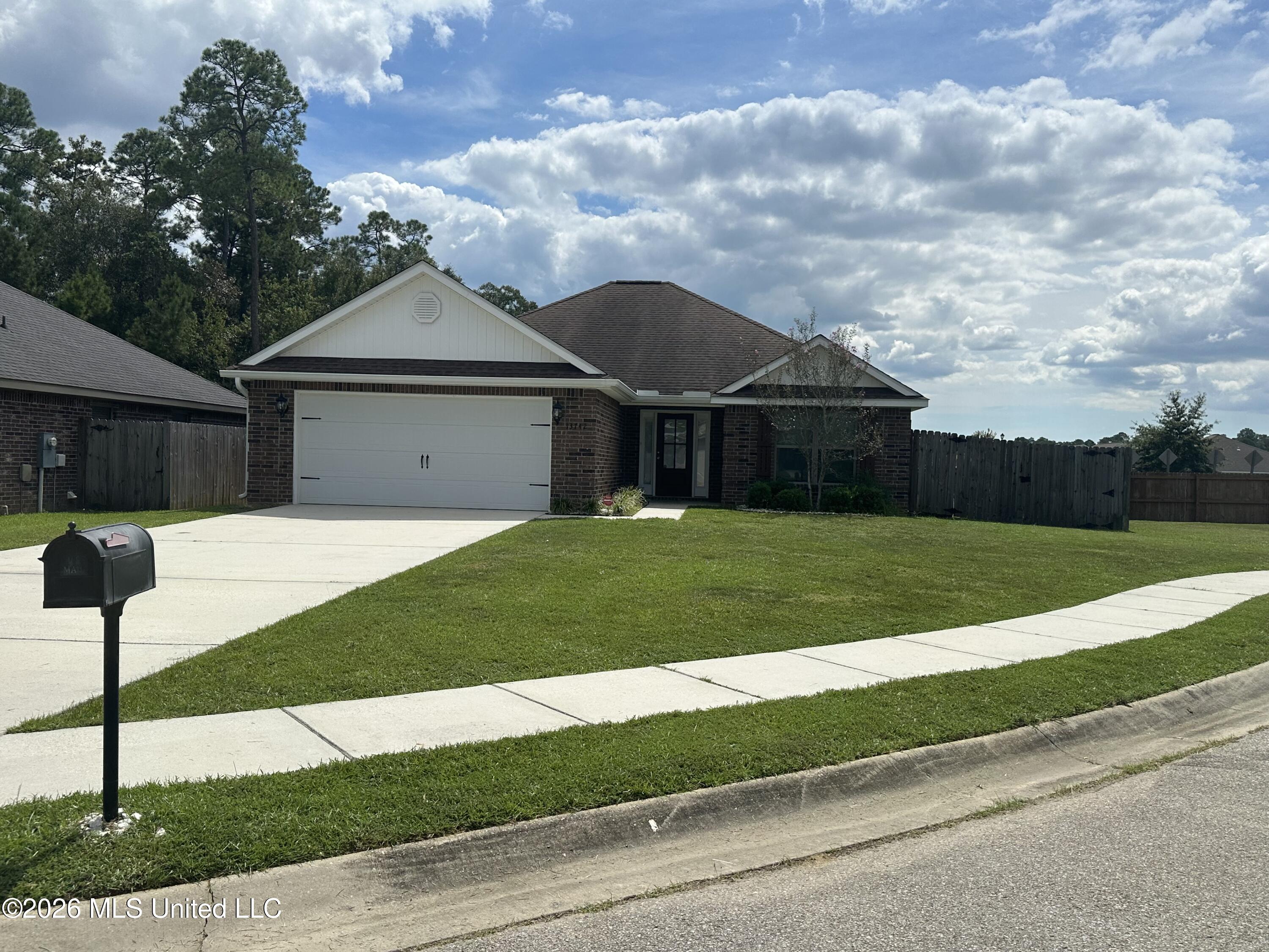13742 Lawton Lane Property Photo 2