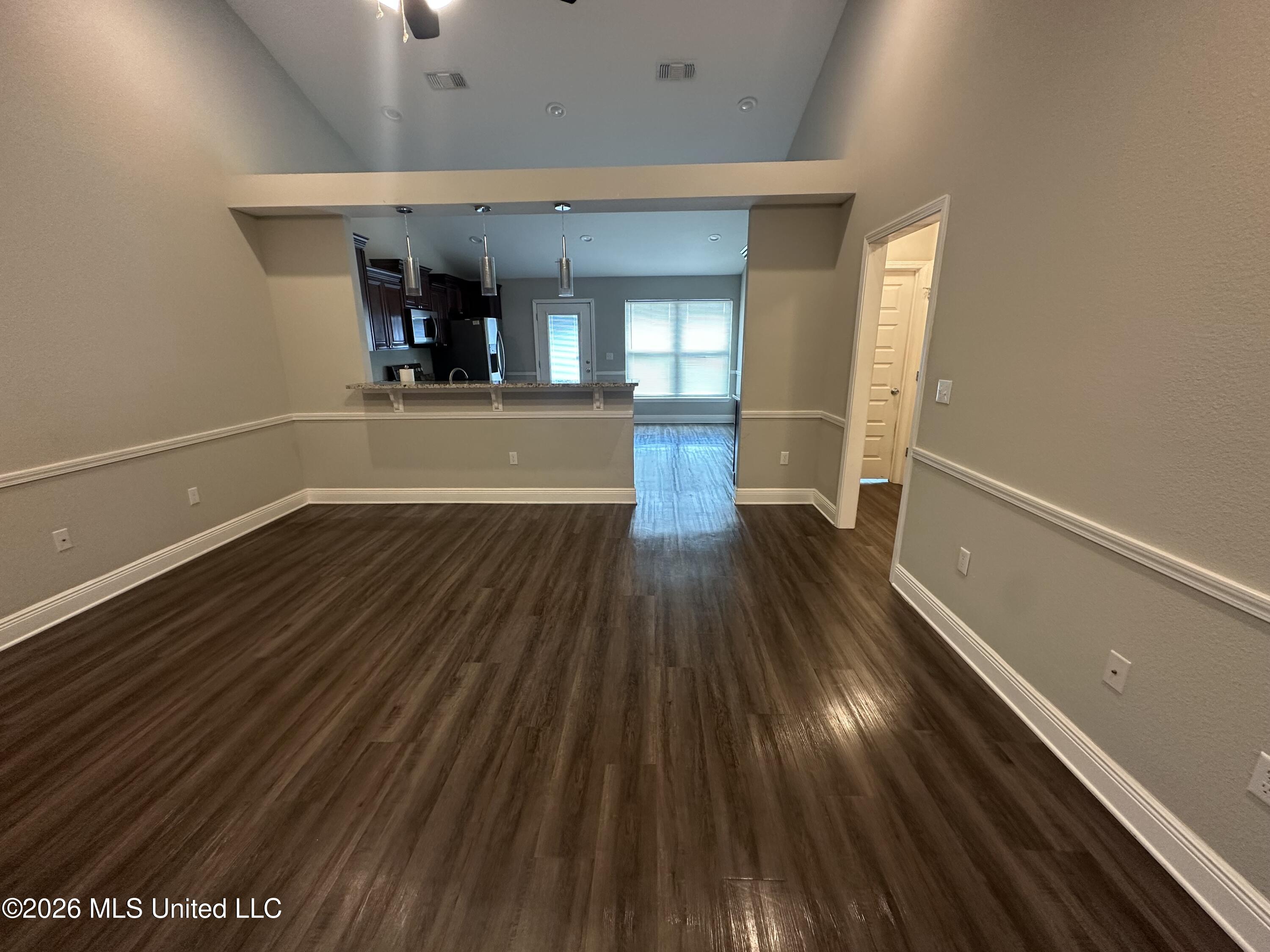 13742 Lawton Lane Property Photo 3