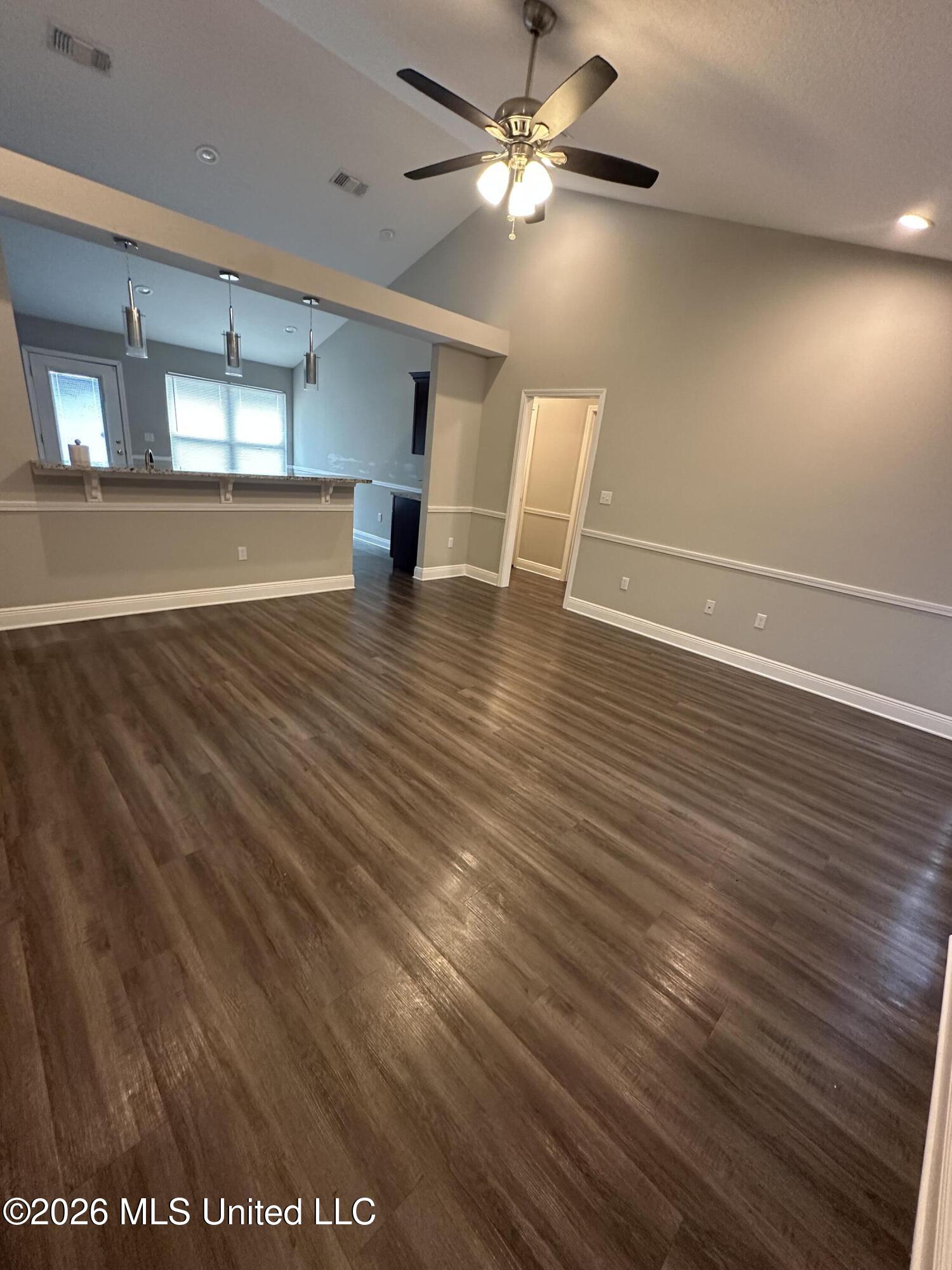 13742 Lawton Lane Property Photo 4