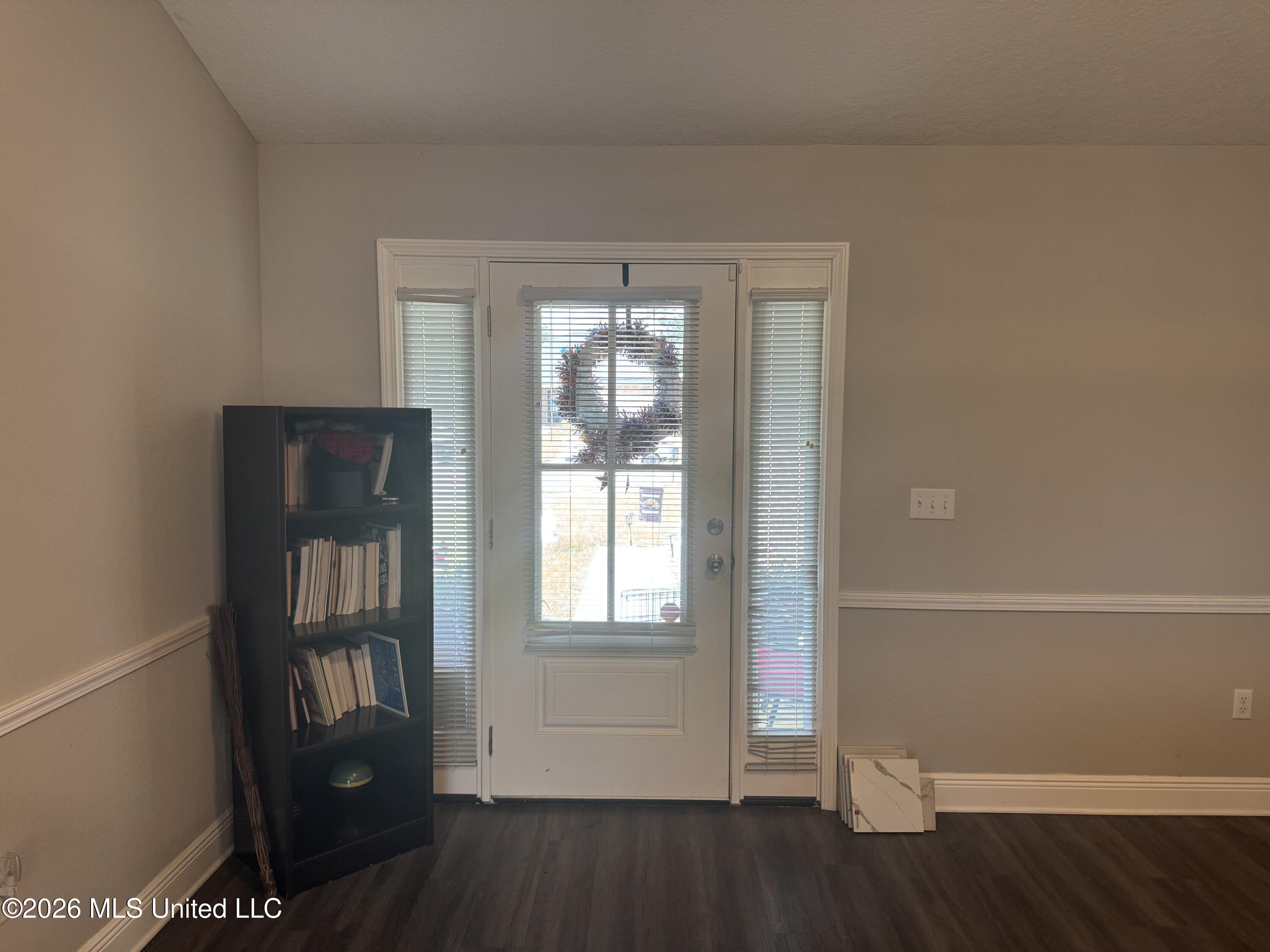 13742 Lawton Lane Property Photo 11