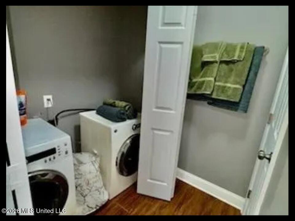 100 Elizabeth Street Property Photo 18