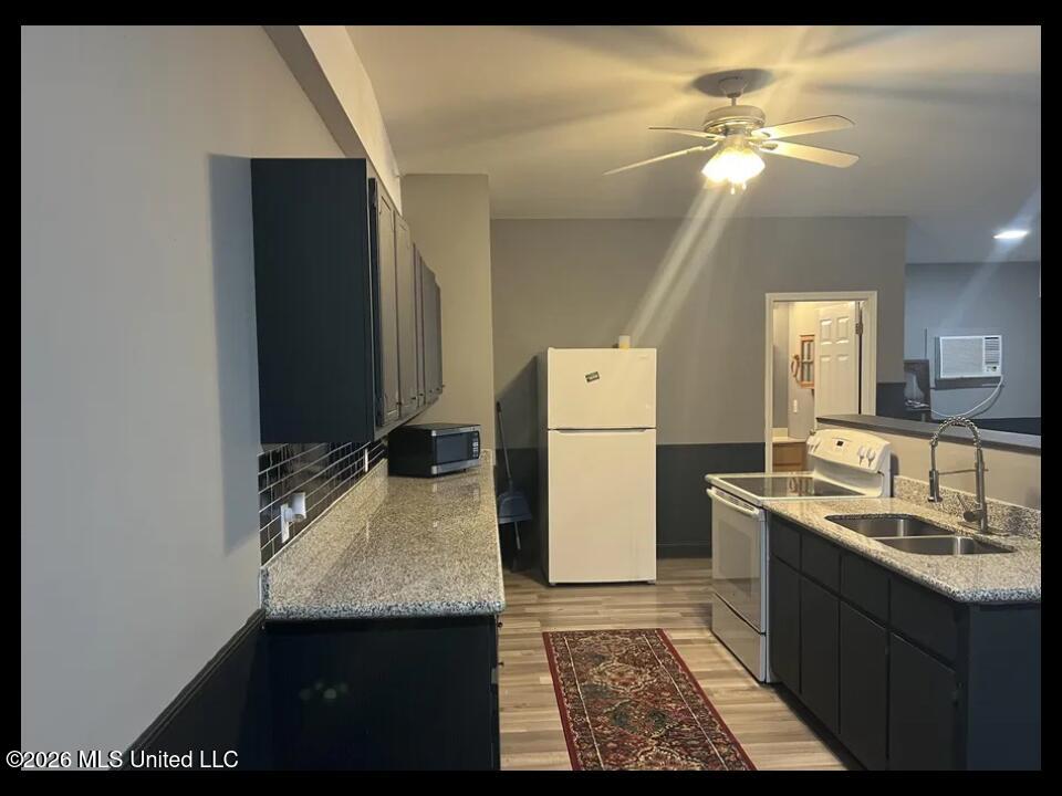 100 Elizabeth Street Property Photo 25