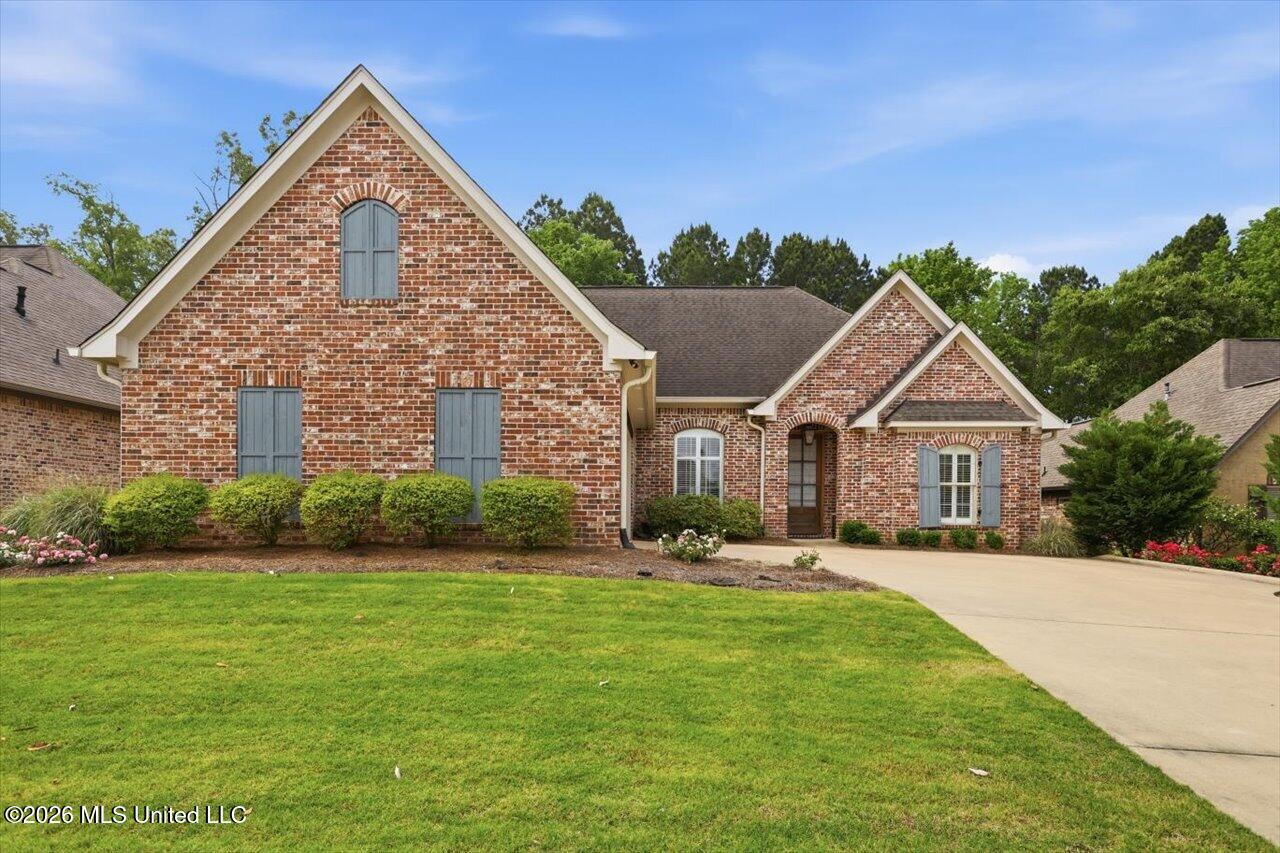 320 Oakville Circle Property Photo 1