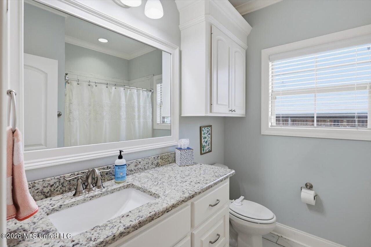 320 Oakville Circle Property Photo 5
