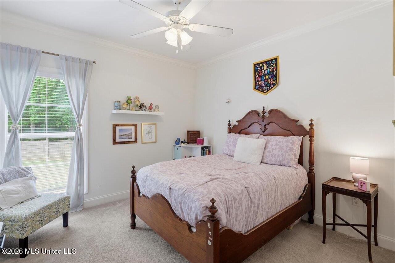 320 Oakville Circle Property Photo 6