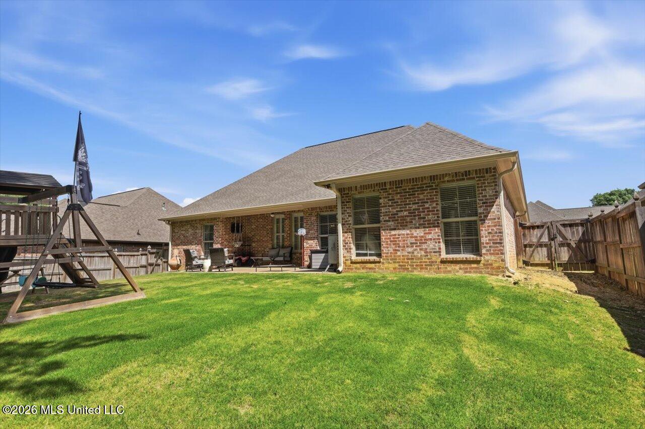 320 Oakville Circle Property Photo 28