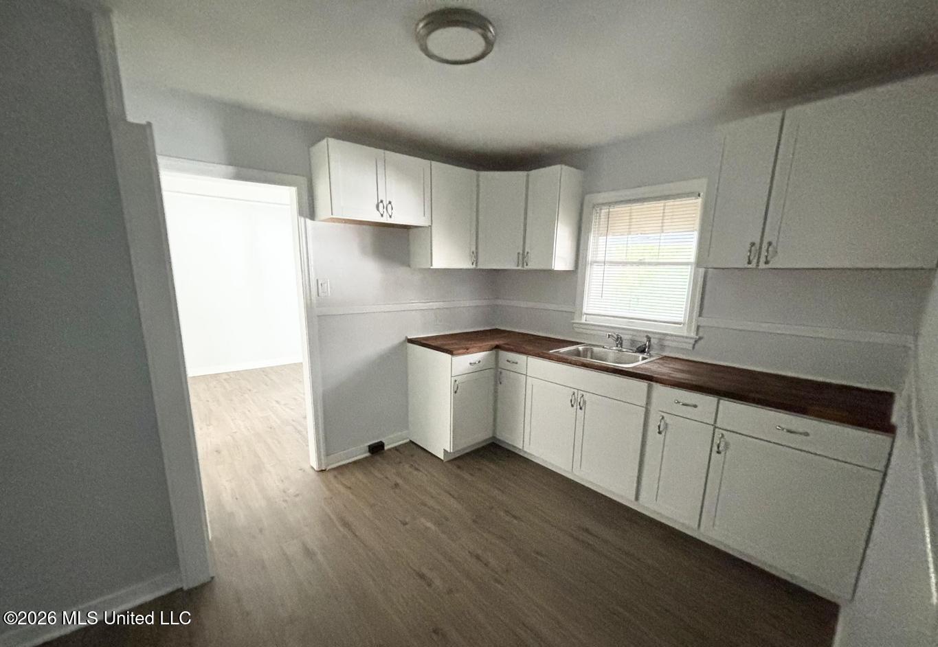 2123 Belvedere Drive Property Photo 4