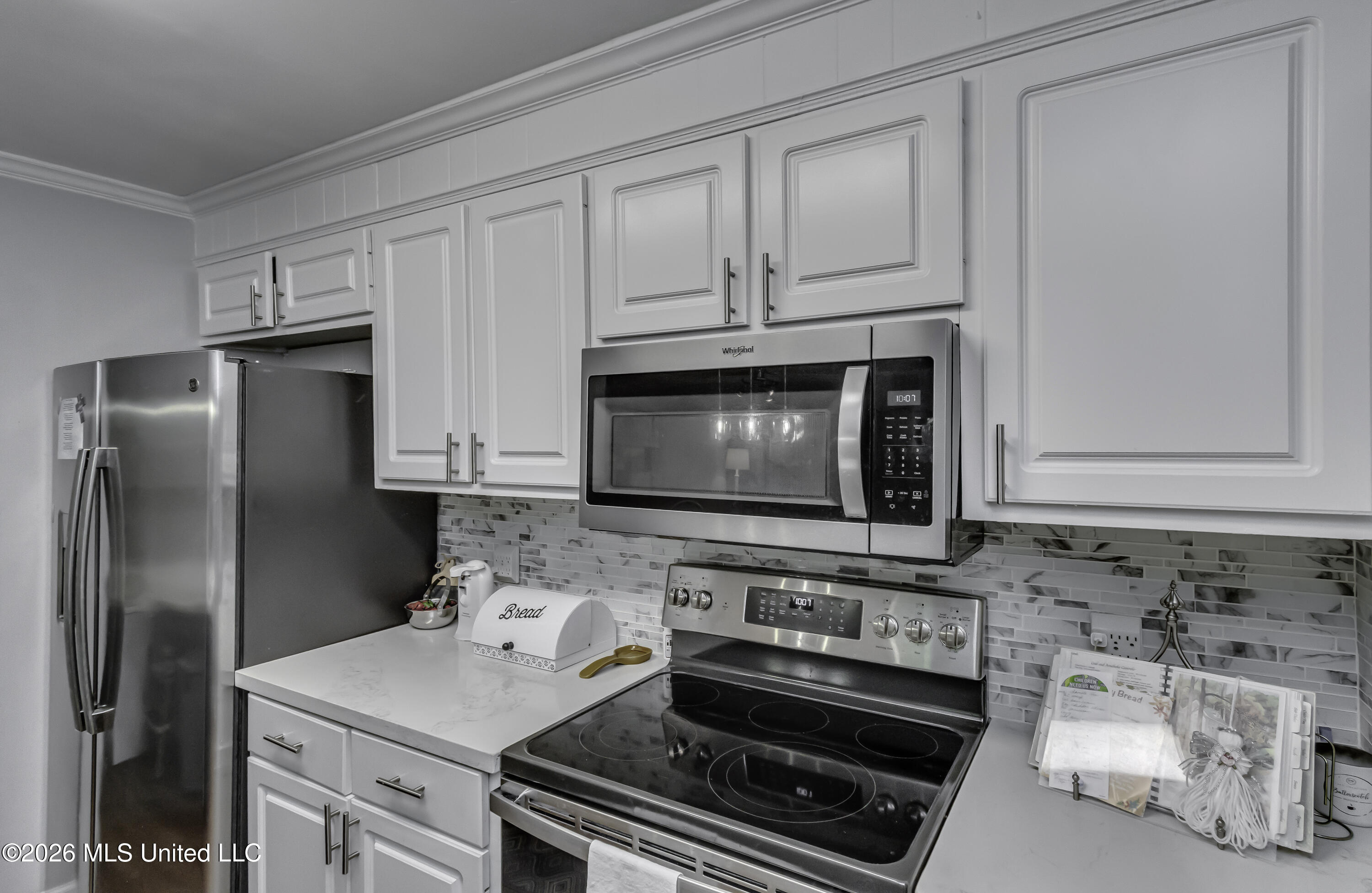 106 Glen Cove Road Property Photo 6