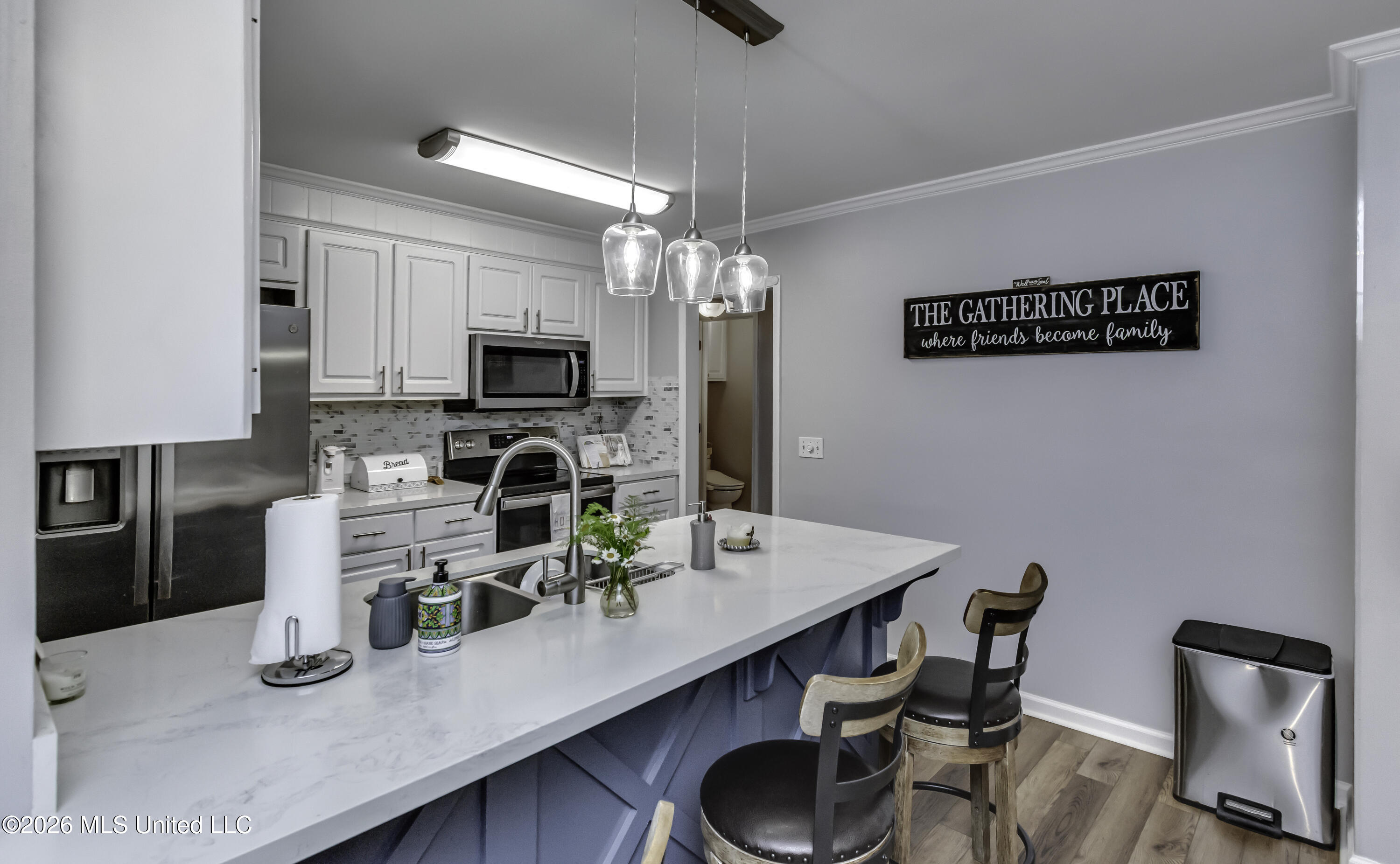 106 Glen Cove Road Property Photo 7
