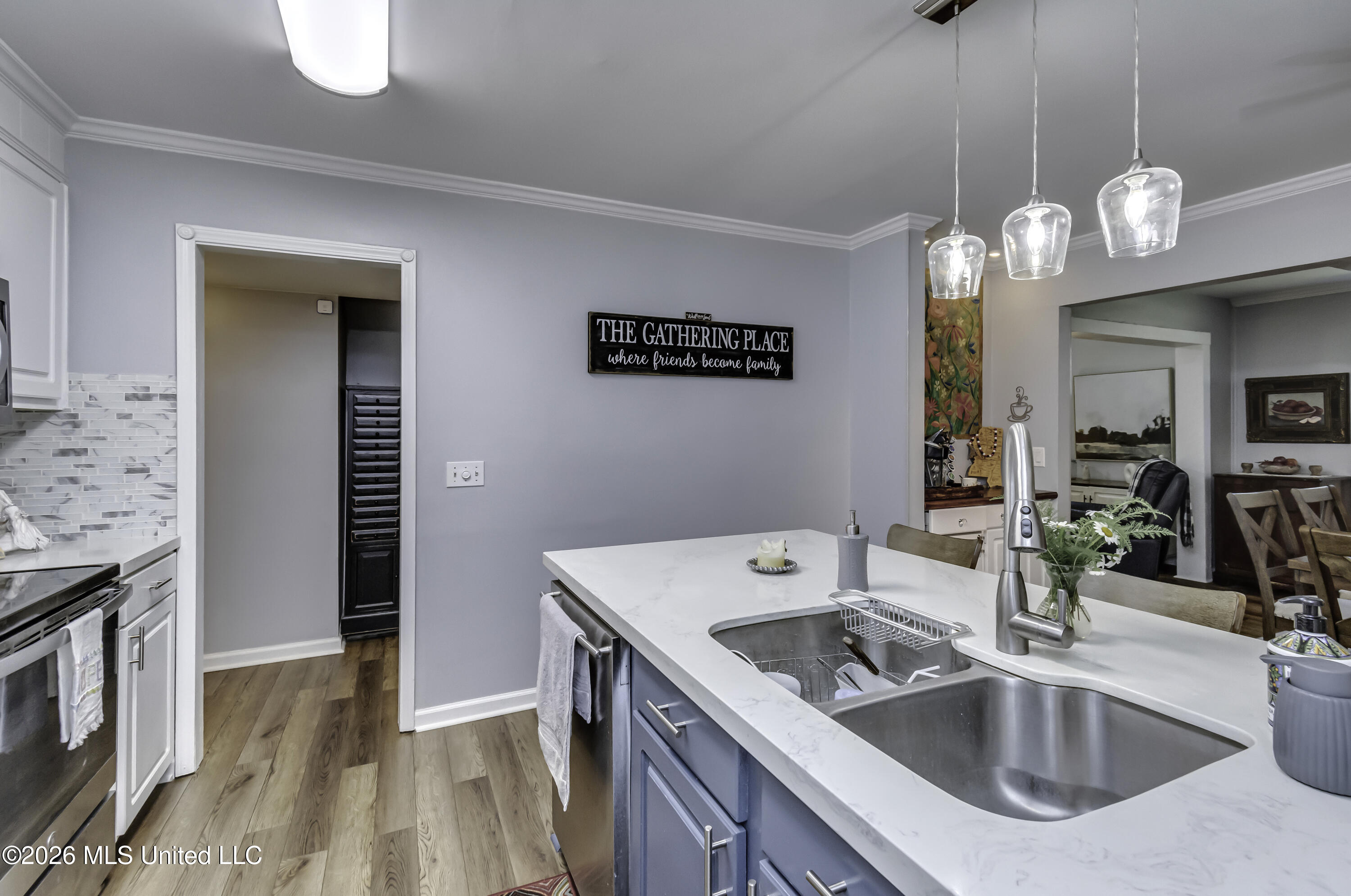 106 Glen Cove Road Property Photo 8