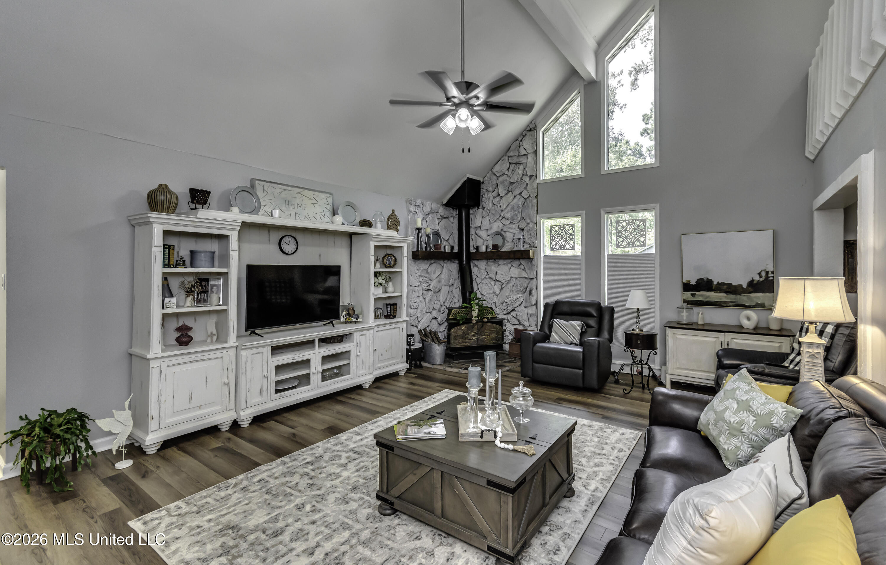 106 Glen Cove Road Property Photo 18