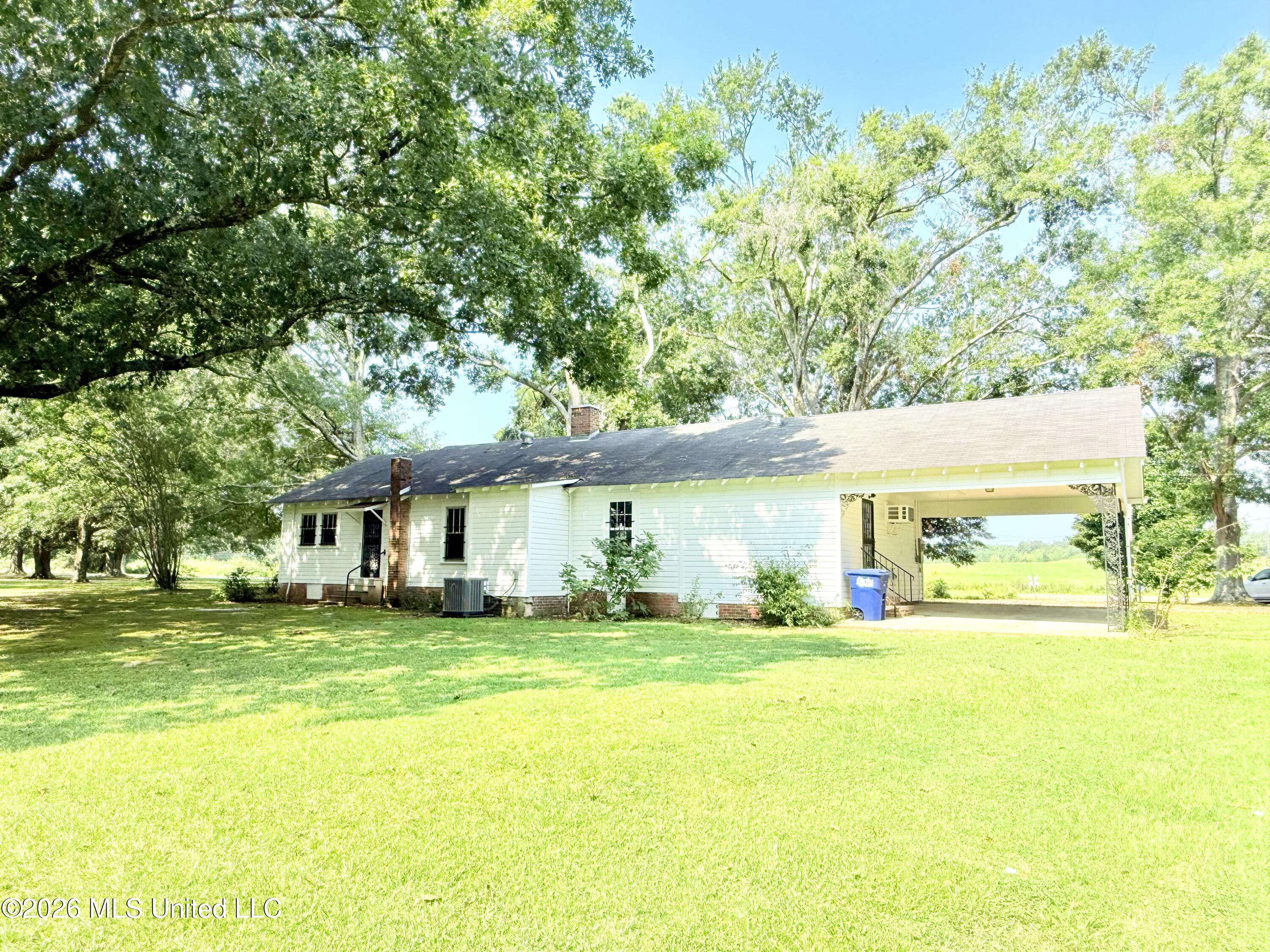 2590 Highway 51 Property Photo 3