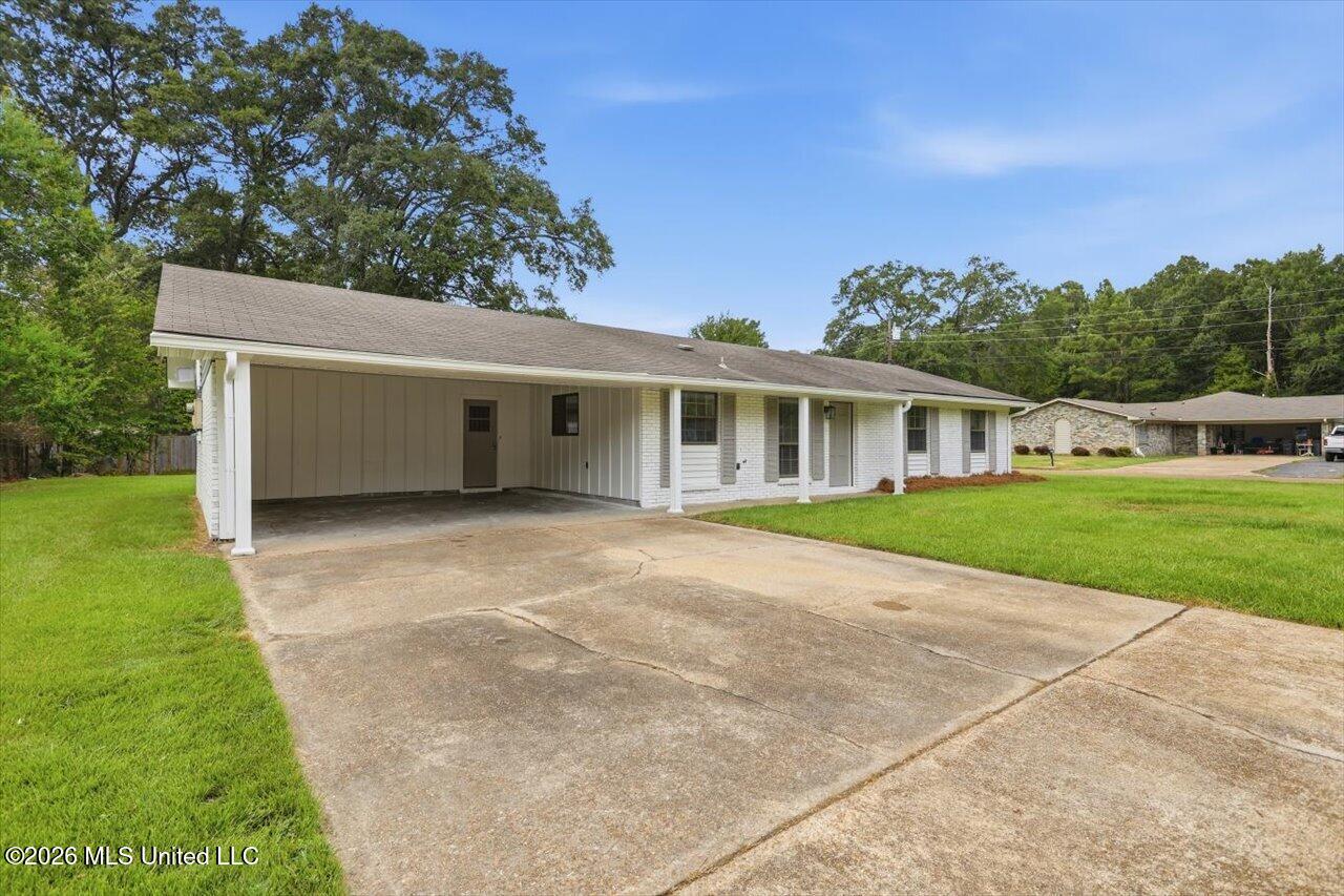 279 Trojan Drive Property Photo 4