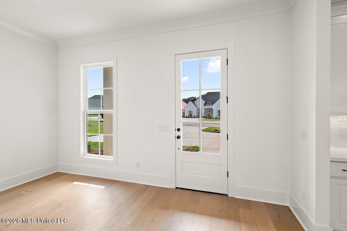 420 Aurora Circle Property Photo 3