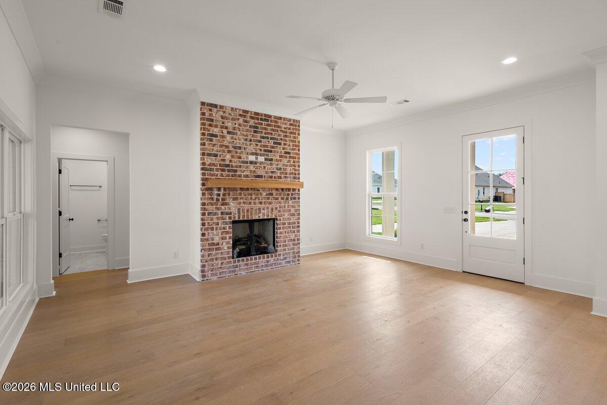 420 Aurora Circle Property Photo 5