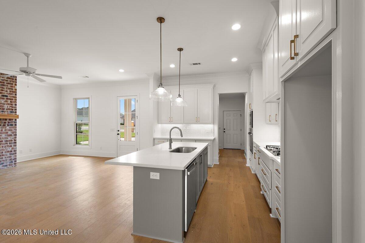 420 Aurora Circle Property Photo 9