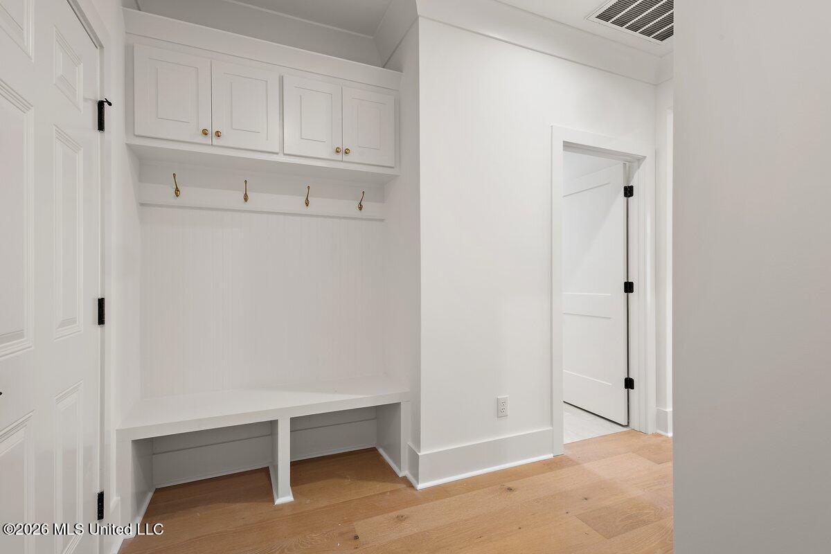420 Aurora Circle Property Photo 20