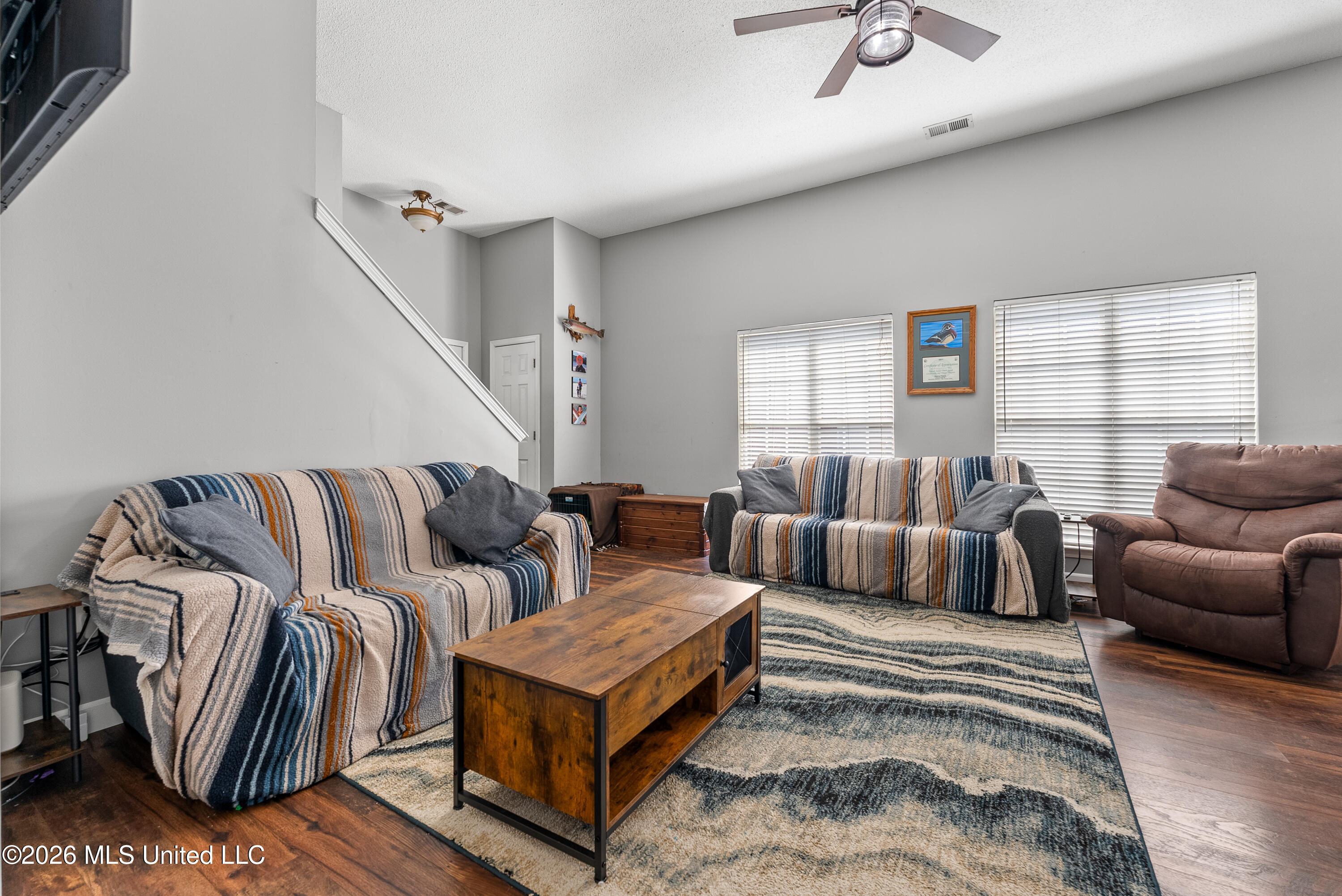 10611 Pecan View Drive Property Photo 3