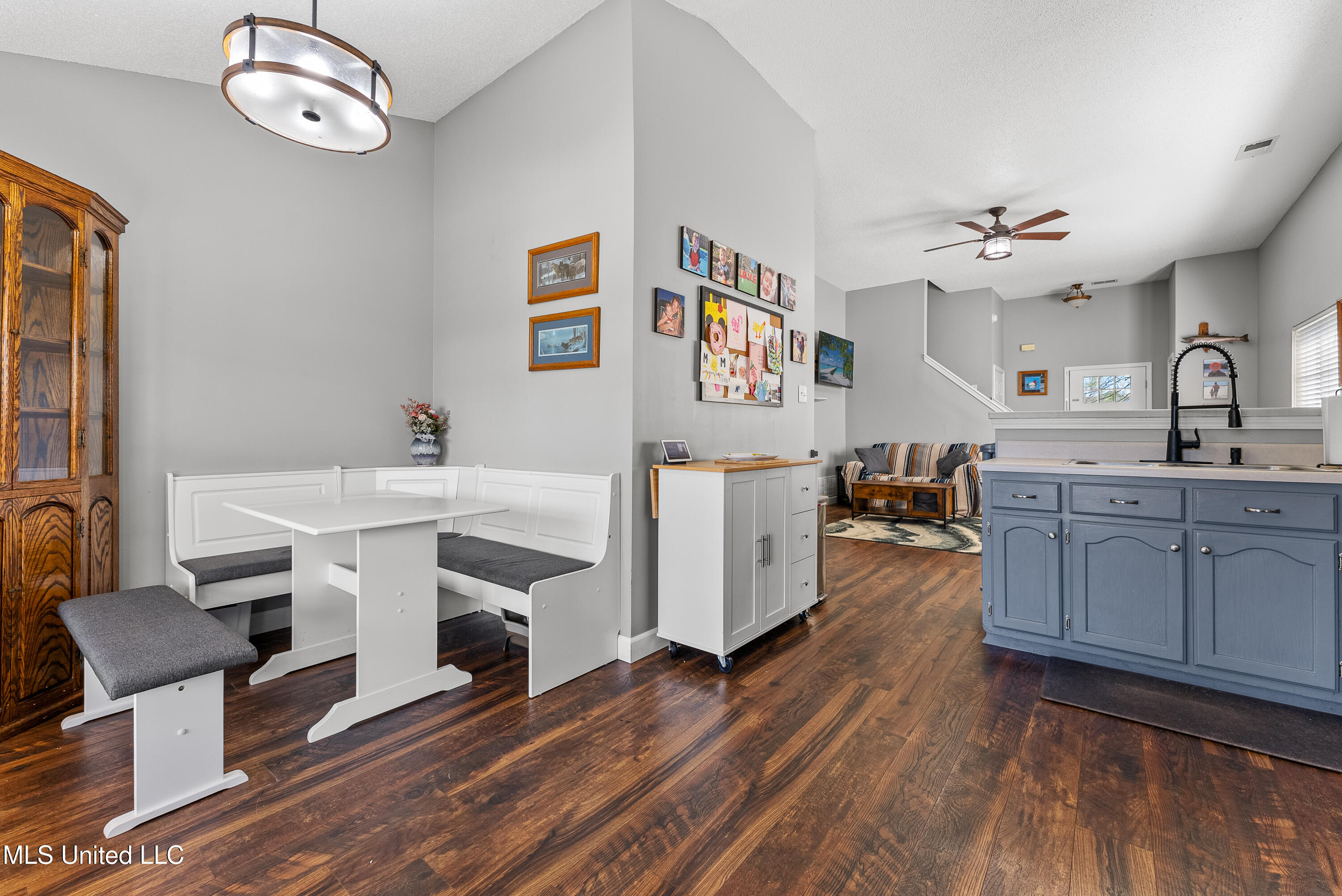 10611 Pecan View Drive Property Photo 8