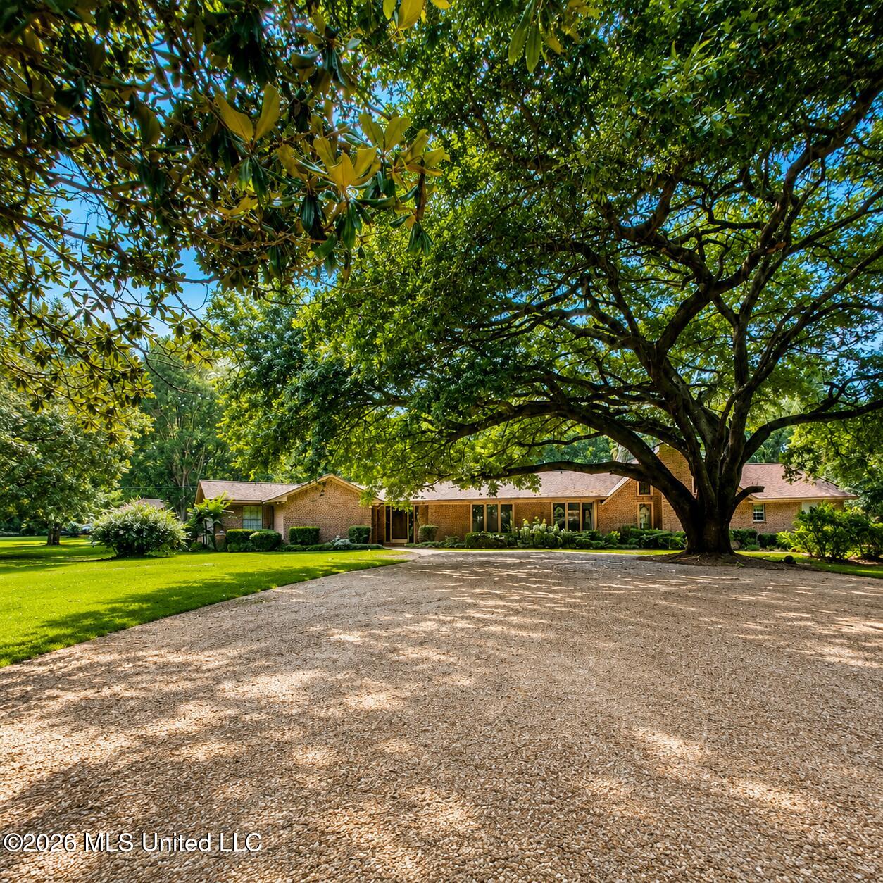 152 Brooksberg Drive Property Photo 4