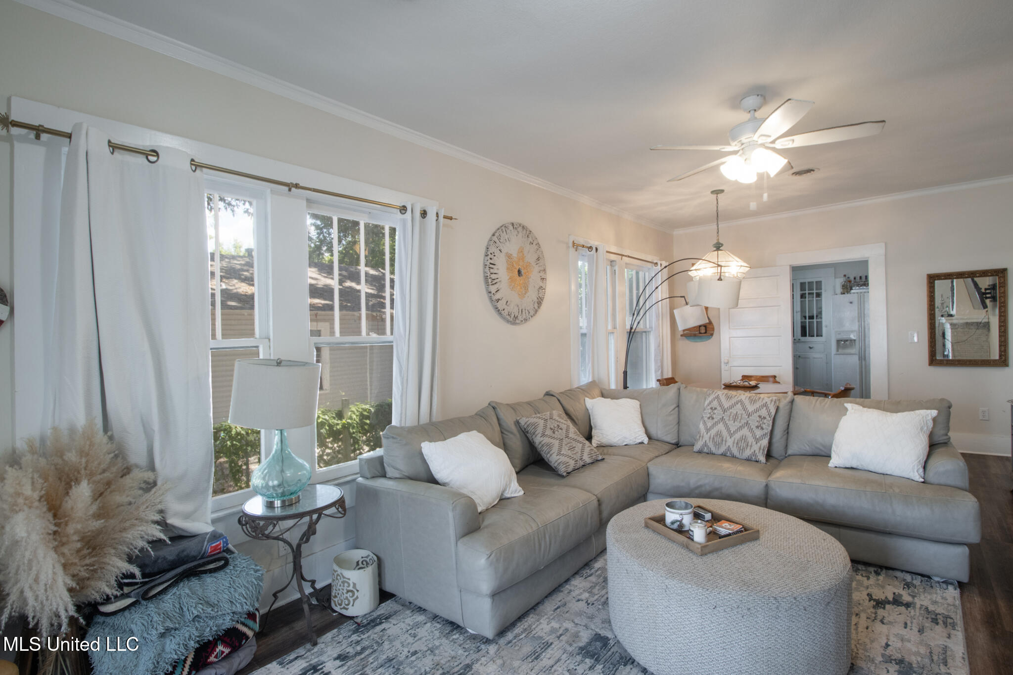 258 Querens Avenue Property Photo 2