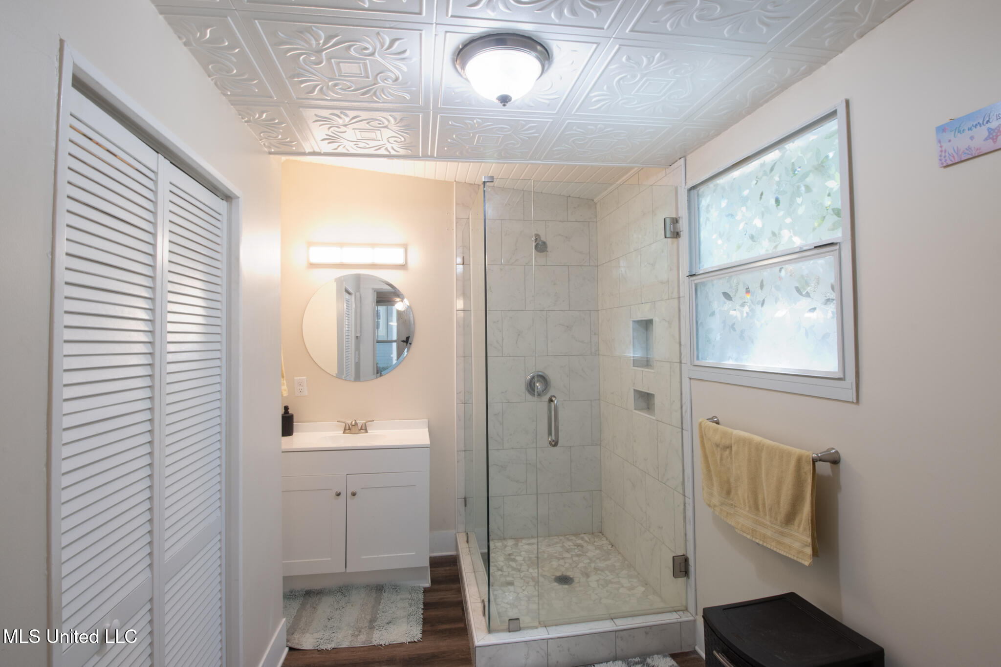 258 Querens Avenue Property Photo 10